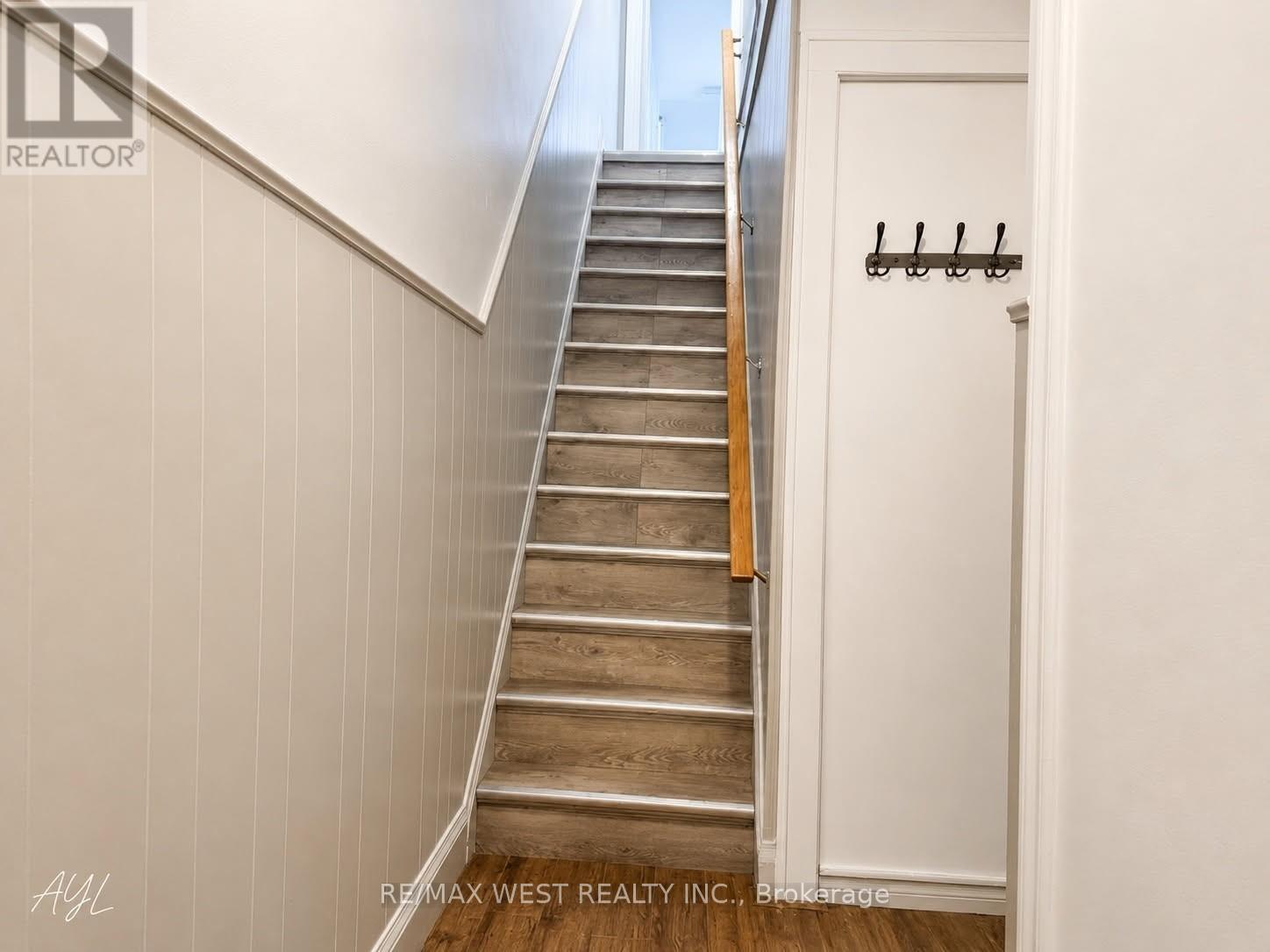 Upper - 321 Caledonia Road, Toronto, Ontario  M6E 4T4 - Photo 2 - W12825042