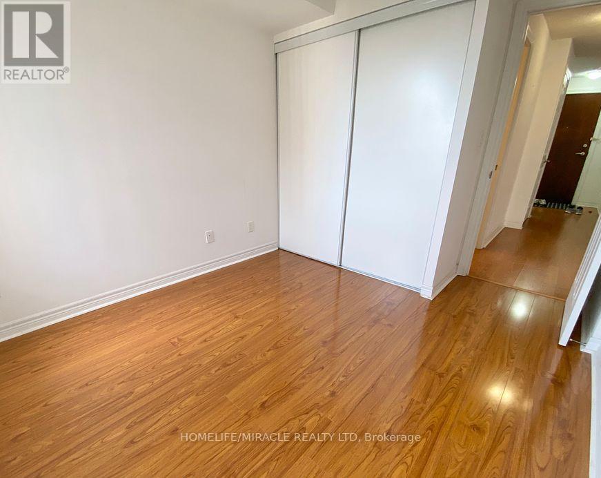 2110 - 310 Burnhamthorpe Road W, Mississauga, Ontario  L5B 4P9 - Photo 17 - W12973614