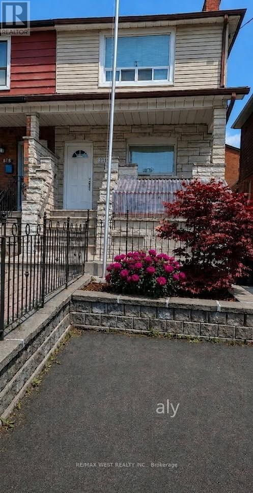 UPPER - 321 CALEDONIA ROAD, Toronto, Ontario
