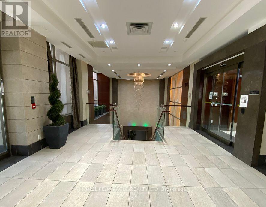 2110 - 310 Burnhamthorpe Road W, Mississauga, Ontario  L5B 4P9 - Photo 4 - W12973614