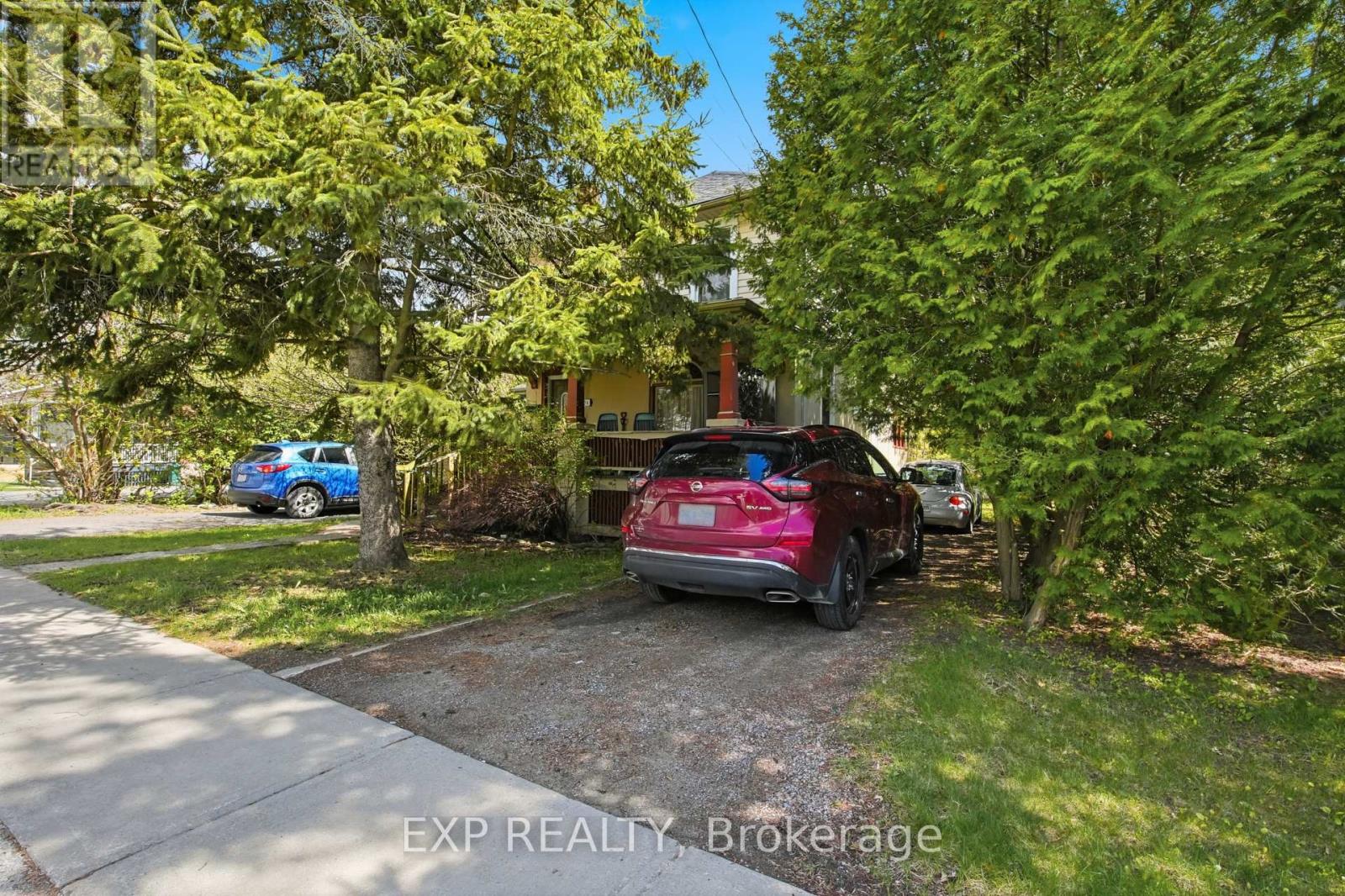 33 Burton Street, Belleville, Ontario  K8P 1E5 - Photo 2 - X13115290