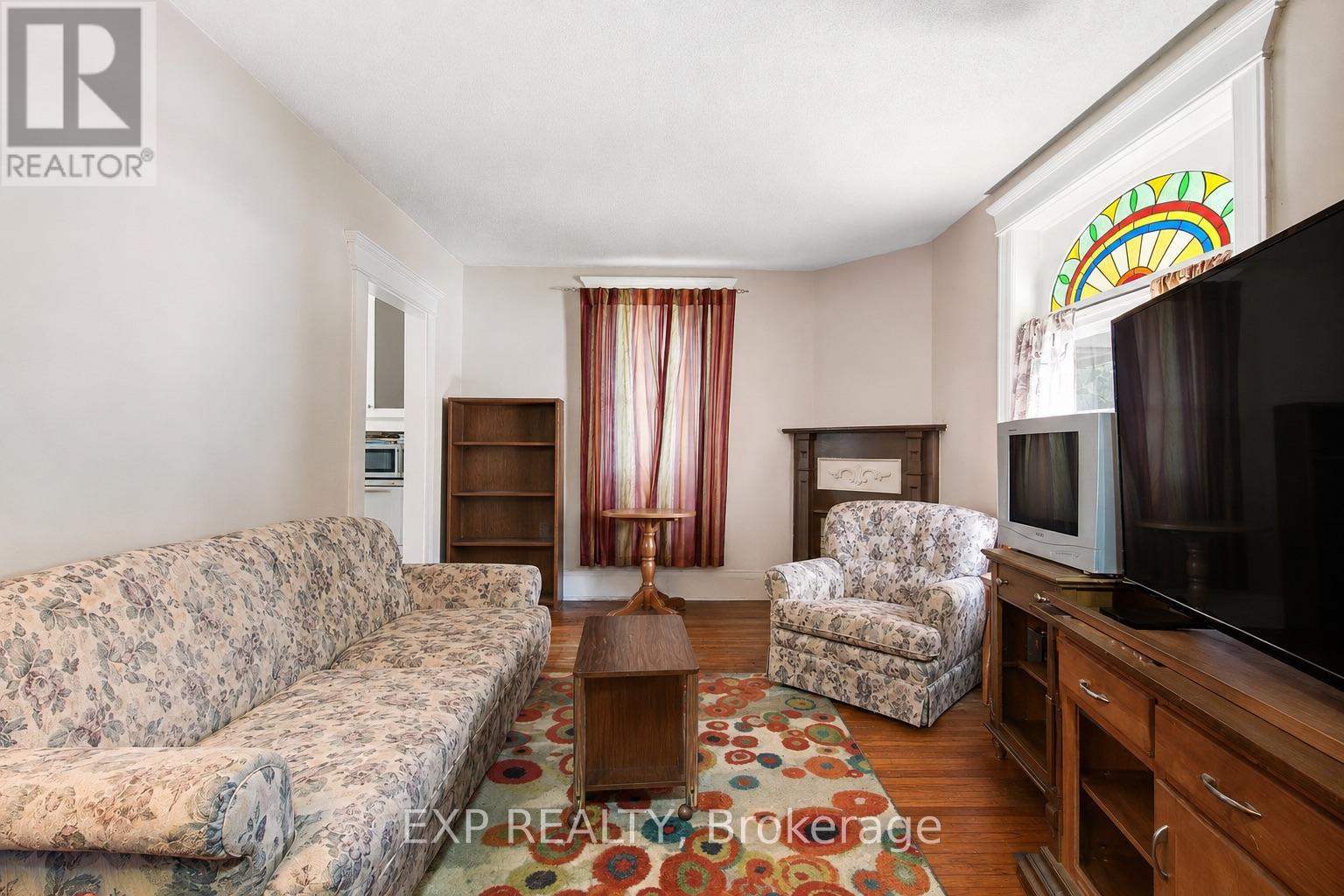 33 Burton Street, Belleville, Ontario  K8P 1E5 - Photo 6 - X13115290