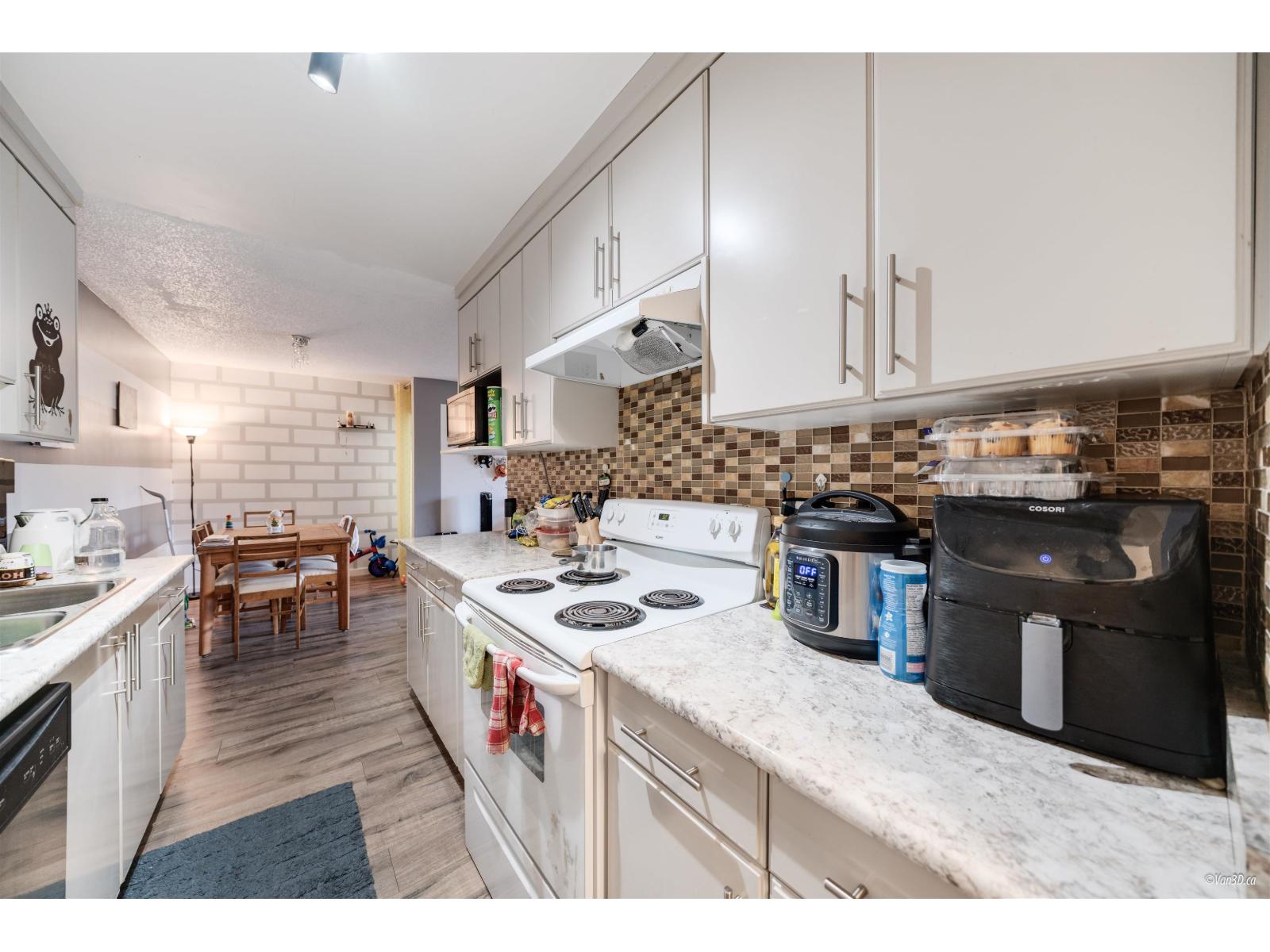 201 14925 100 Avenue, Surrey, British Columbia  V3R 1J6 - Photo 4 - R3119313