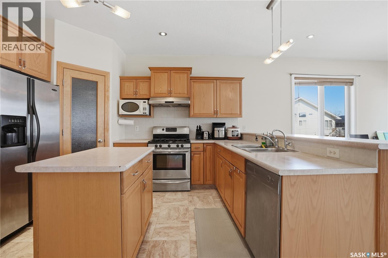 3714 Sandringham Road E, Regina, Saskatchewan  S4V 0N5 - Photo 7 - SK035758