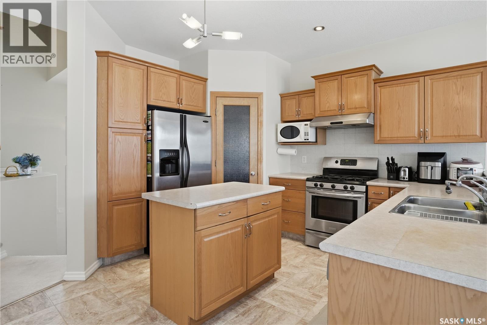 3714 Sandringham Road E, Regina, Saskatchewan  S4V 0N5 - Photo 8 - SK035758