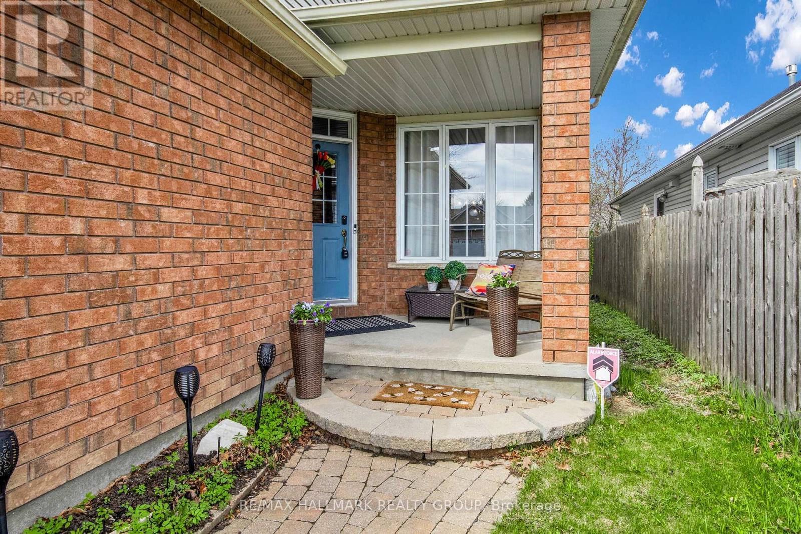 4362 Rainforest Drive, Ottawa, Ontario  K1V 1L4 - Photo 2 - X13119370