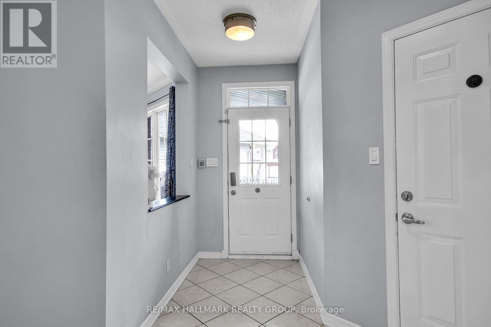 4362 Rainforest Drive, Ottawa, Ontario  K1V 1L4 - Photo 3 - X13119370