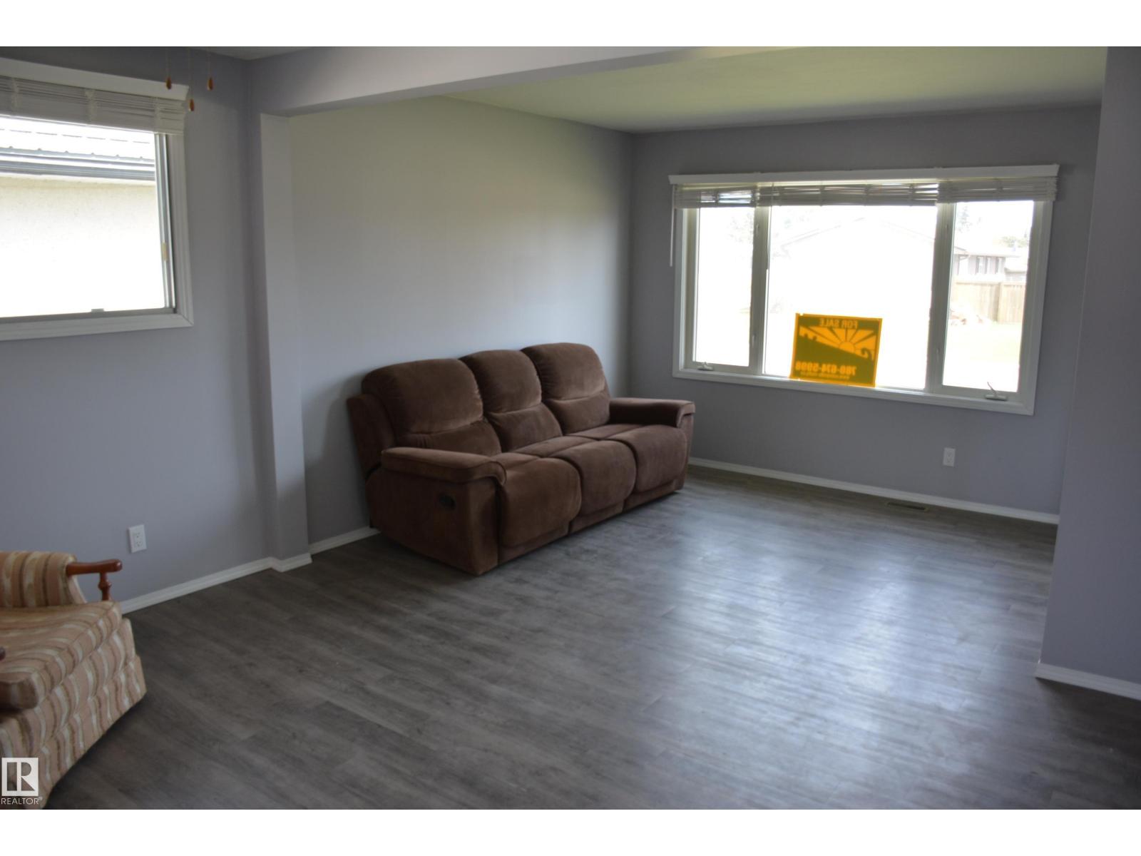 5506 56 St, Barrhead, Alberta  T7N 1C6 - Photo 17 - E4474397