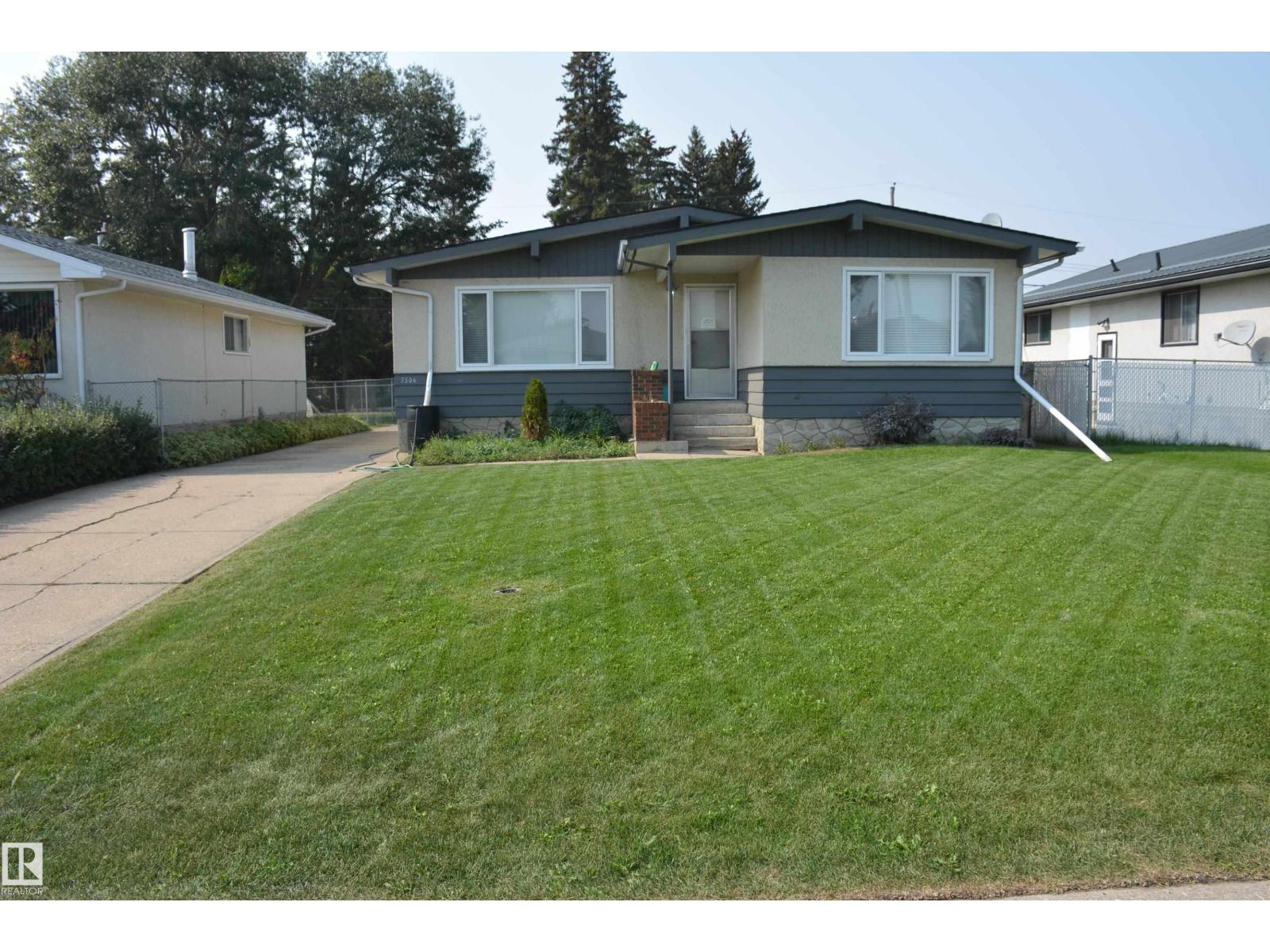 5506 56 St, Barrhead, Alberta  T7N 1C6 - Photo 1 - E4474397