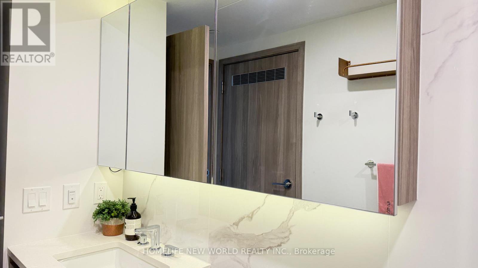 3308 - 1 Concord Cityplace Way, Toronto, Ontario  M5V 0X3 - Photo 19 - C13075794