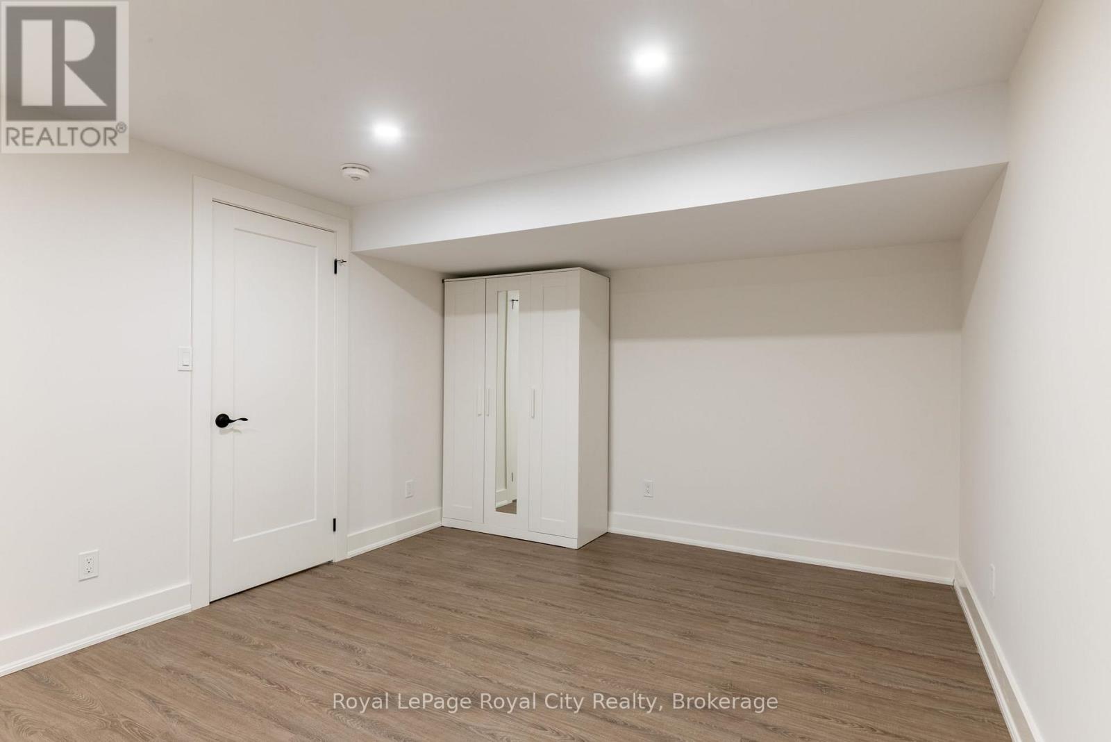 255 Normandy Avenue, Waterloo, Ontario  N2K 1X6 - Photo 36 - X13119414