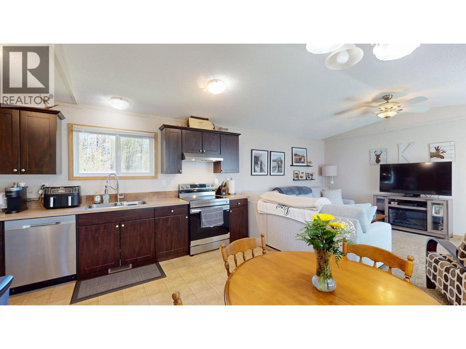 100 Aspen Drive Unit# 8, Sparwood, British Columbia  V0B 2G0 - Photo 6 - 10387236
