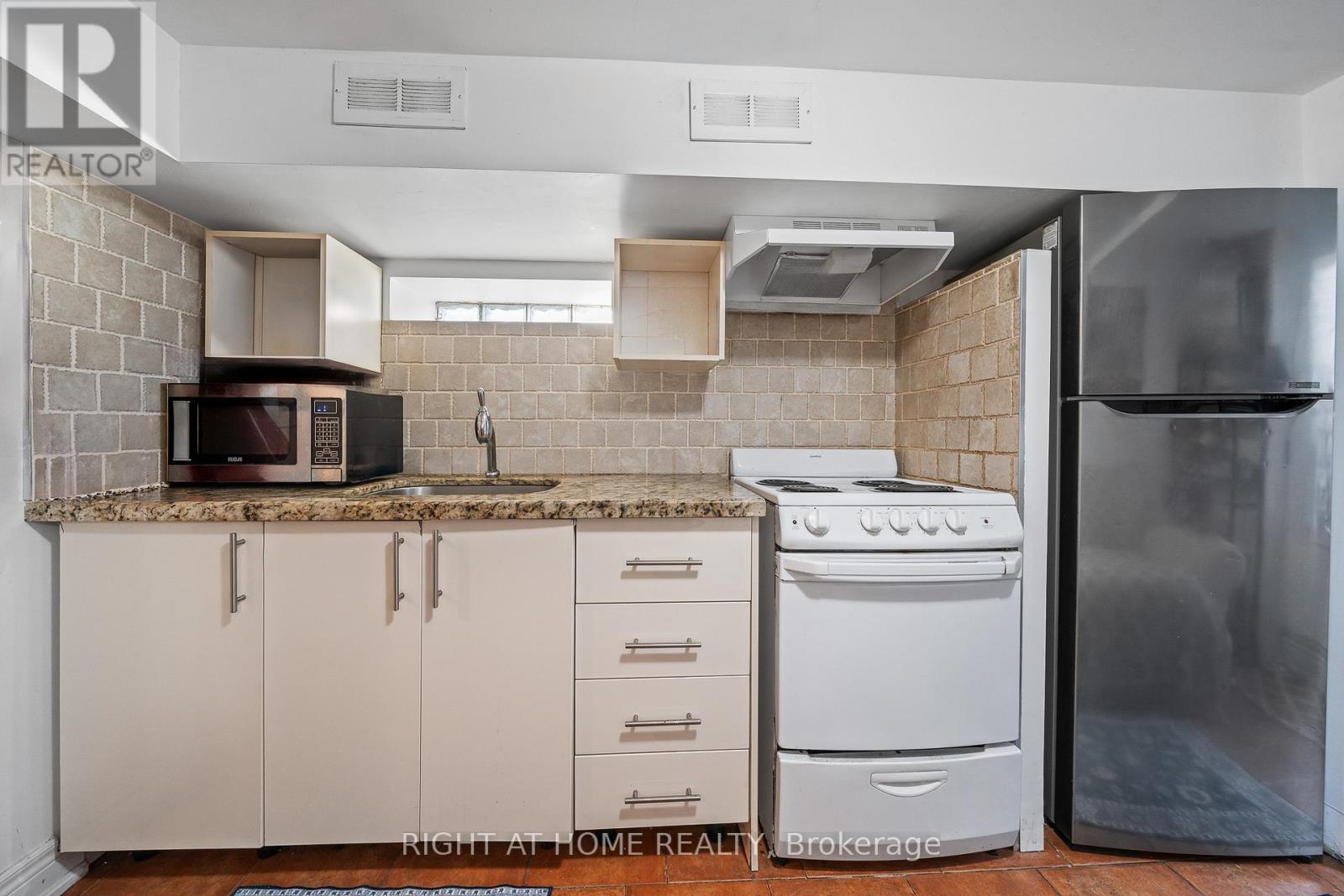 4 - 490 Brock Avenue, Toronto (Dufferin Grove), Ontario  M6H 3N3 - Photo 10 - C13119424