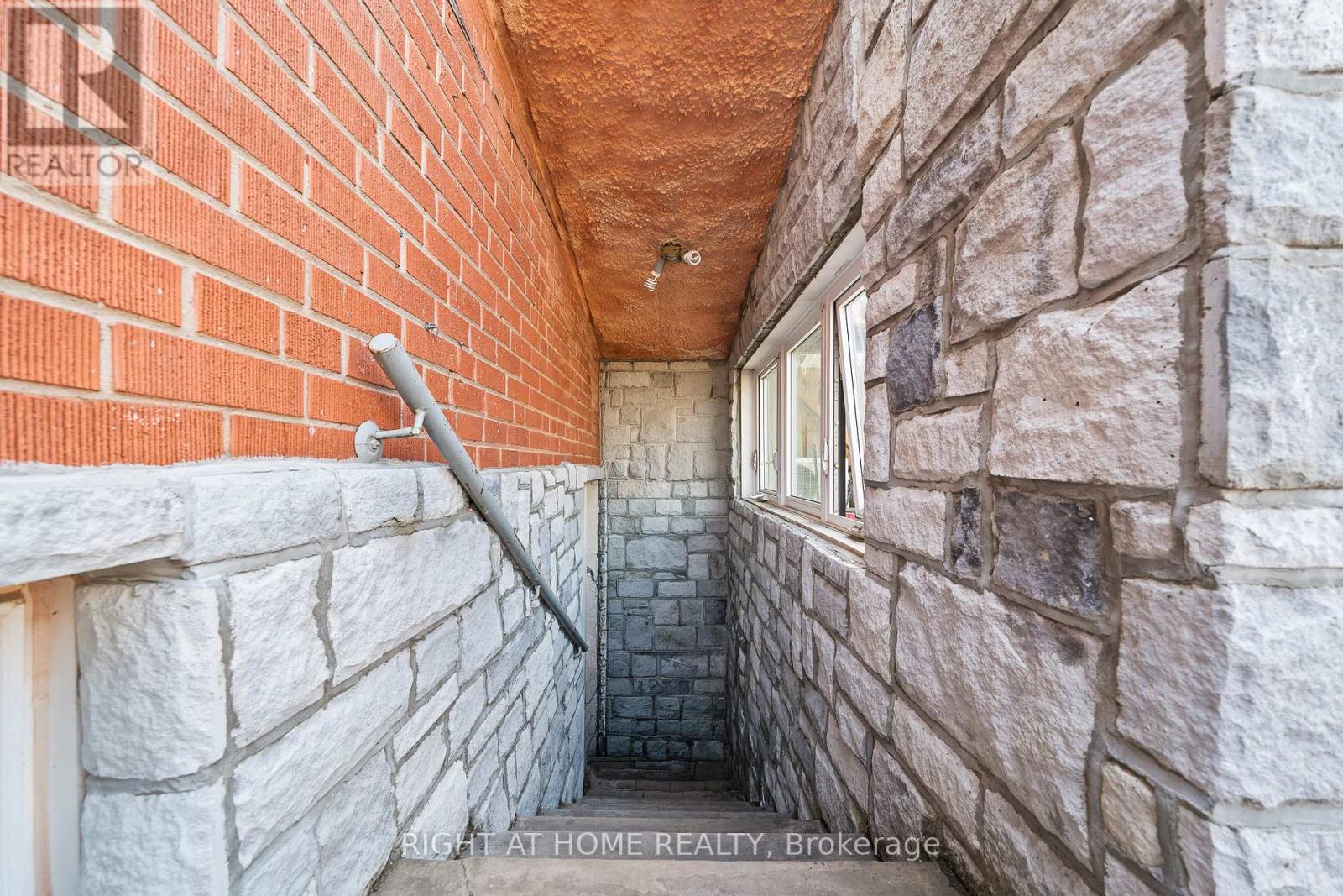 4 - 490 Brock Avenue, Toronto (Dufferin Grove), Ontario  M6H 3N3 - Photo 6 - C13119424