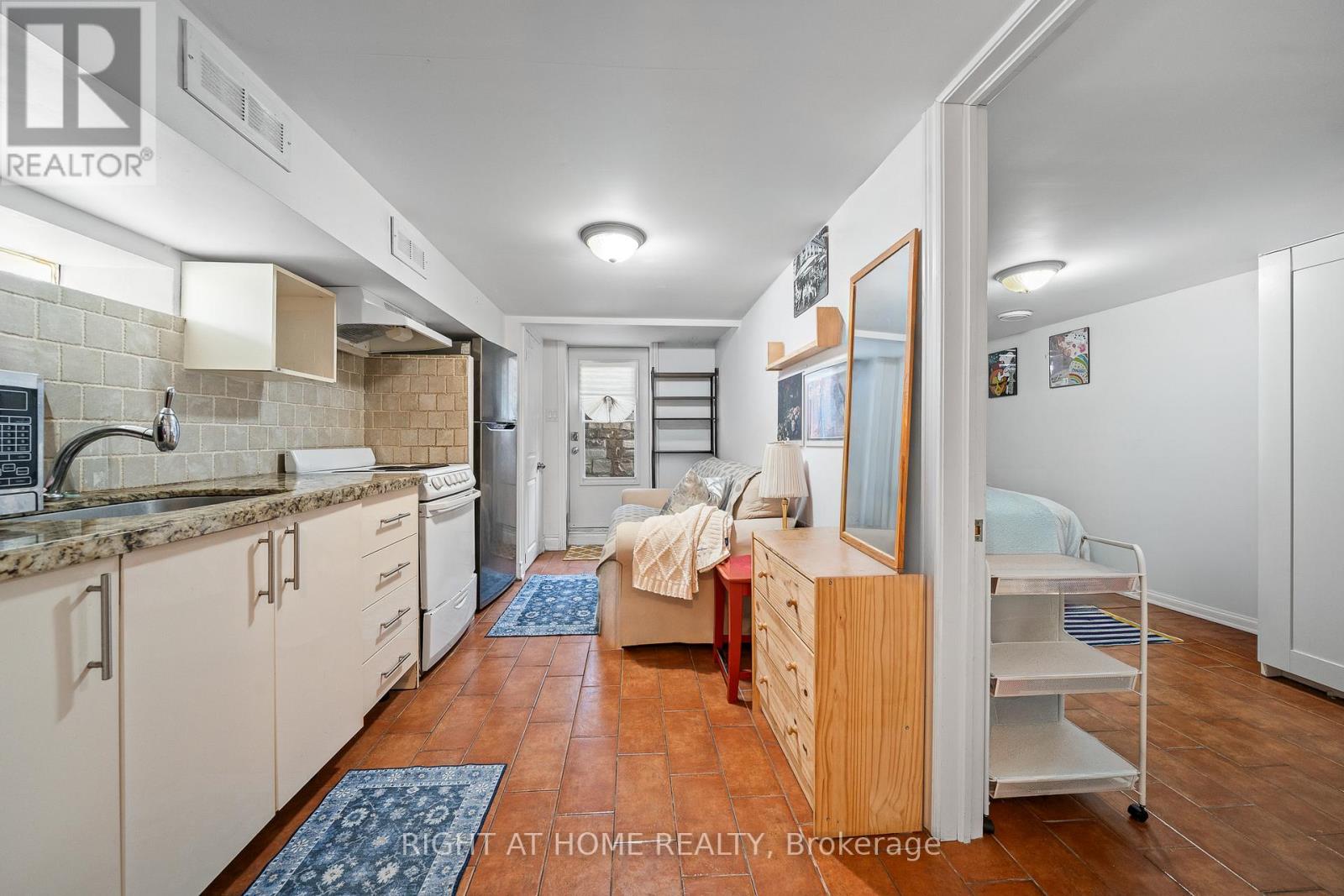 4 - 490 Brock Avenue, Toronto (Dufferin Grove), Ontario  M6H 3N3 - Photo 7 - C13119424