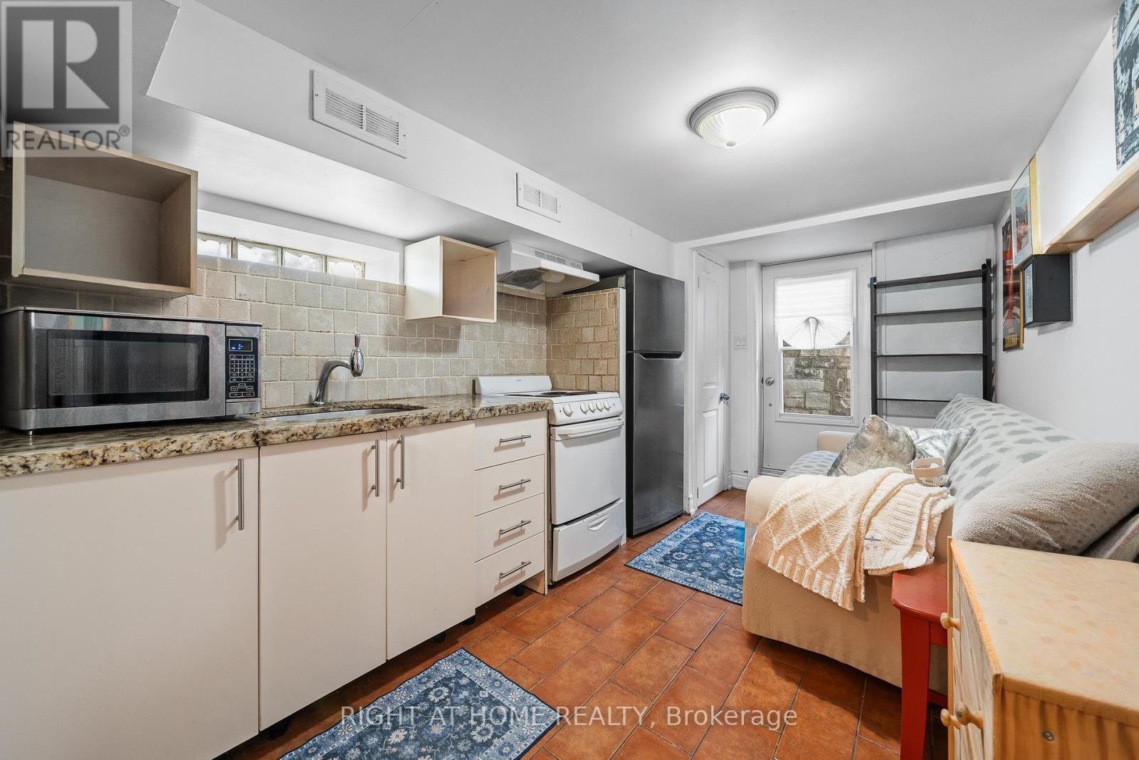 4 - 490 Brock Avenue, Toronto (Dufferin Grove), Ontario  M6H 3N3 - Photo 8 - C13119424