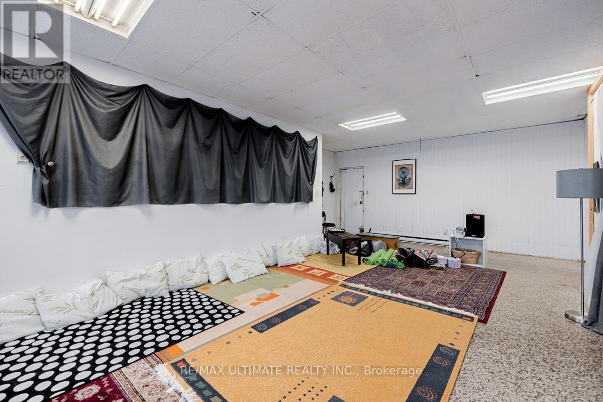 2nd Fl - 617a Bloor Street W, Toronto, Ontario  M6G 1K8 - Photo 11 - C13119434