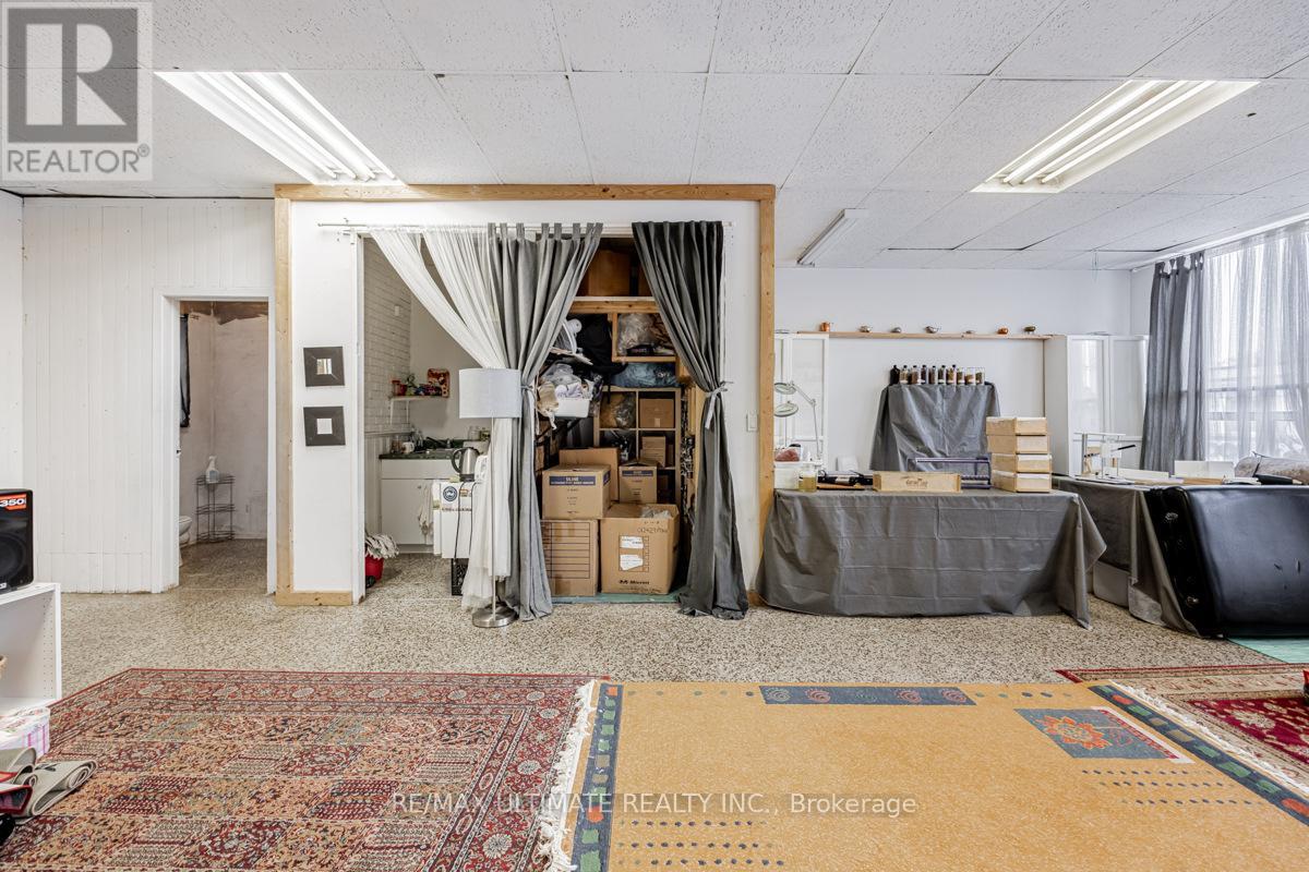 2nd Fl - 617a Bloor Street W, Toronto, Ontario  M6G 1K8 - Photo 15 - C13119434