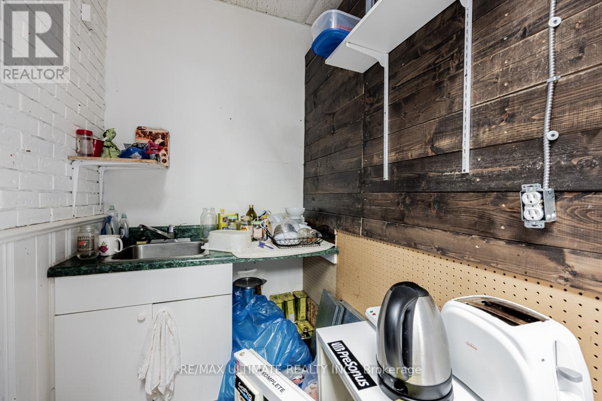 2nd Fl - 617a Bloor Street W, Toronto, Ontario  M6G 1K8 - Photo 20 - C13119434