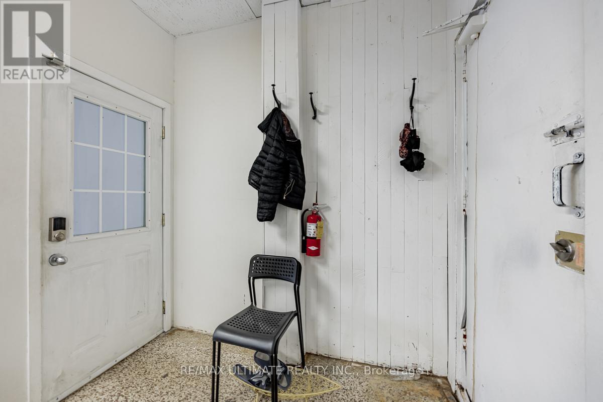 2nd Fl - 617a Bloor Street W, Toronto, Ontario  M6G 1K8 - Photo 5 - C13119434