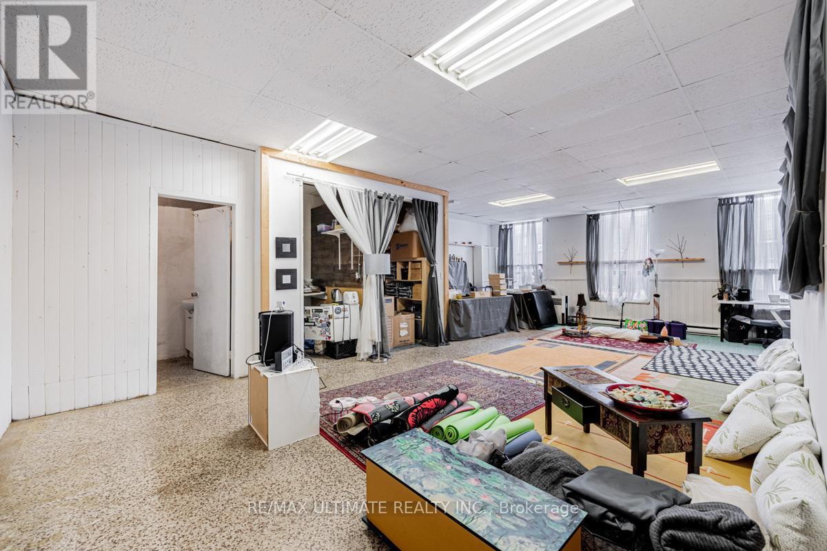 2nd Fl - 617a Bloor Street W, Toronto, Ontario  M6G 1K8 - Photo 6 - C13119434