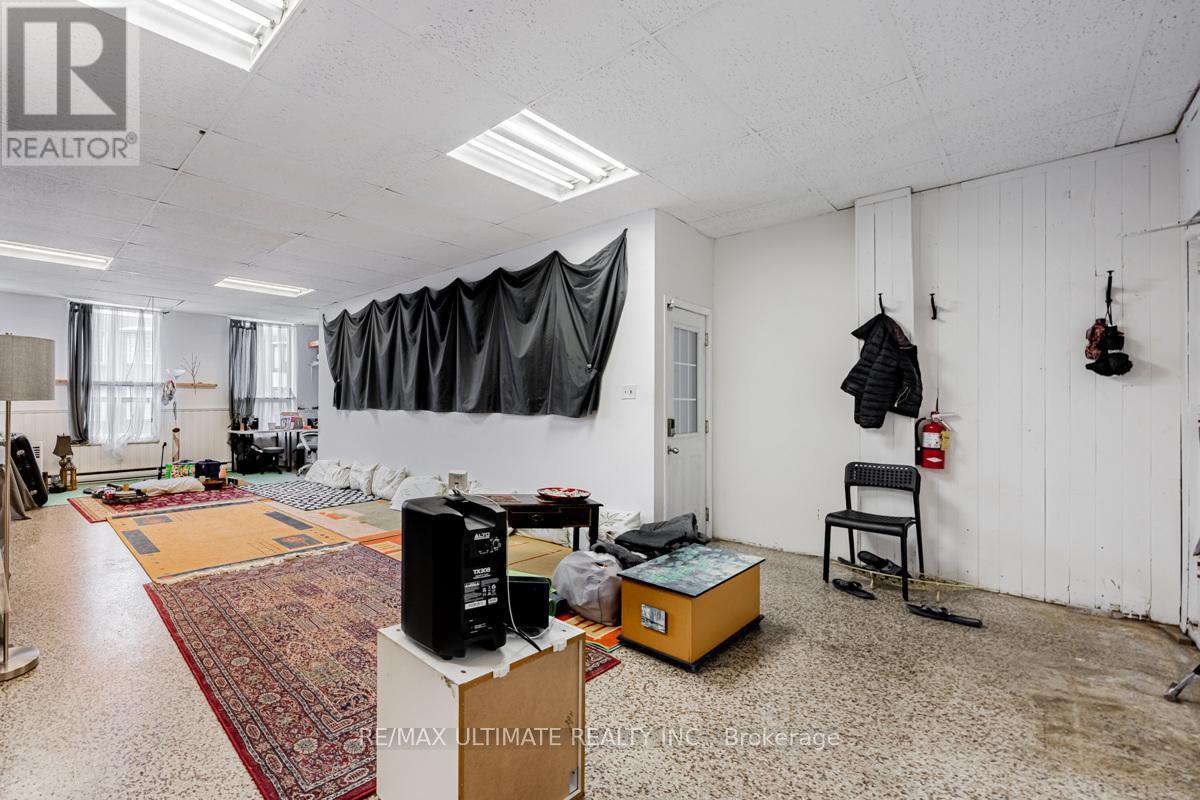 2nd Fl - 617a Bloor Street W, Toronto, Ontario  M6G 1K8 - Photo 7 - C13119434