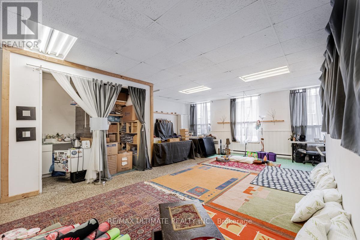 2nd Fl - 617a Bloor Street W, Toronto, Ontario  M6G 1K8 - Photo 9 - C13119434