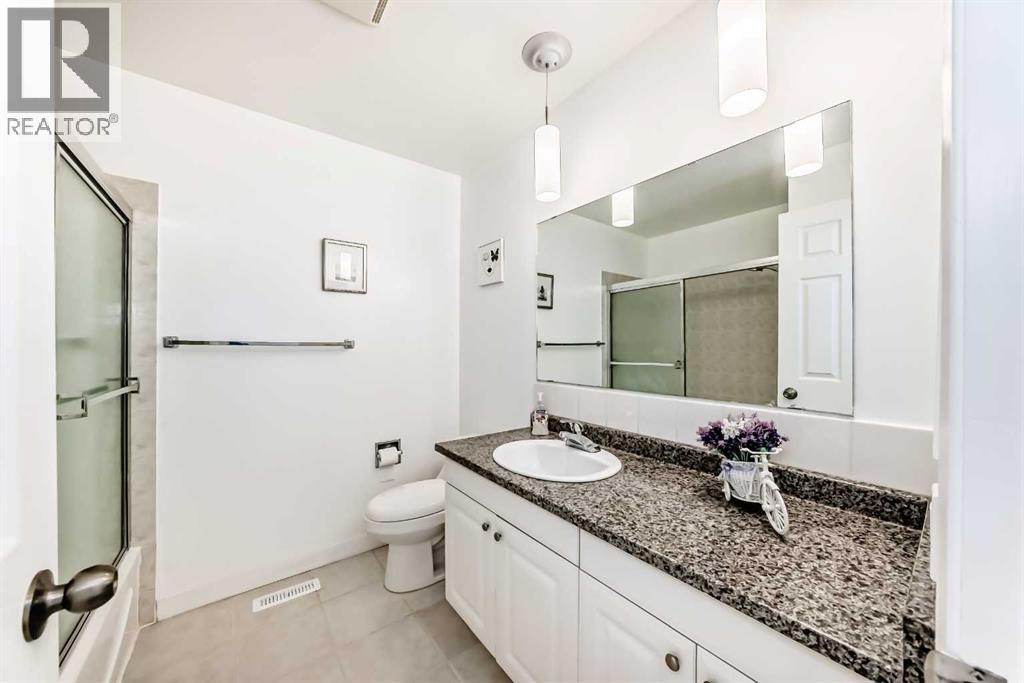 451 Huntbourne Hill Ne, Calgary, Alberta  T2K 5G7 - Photo 17 - A2307579
