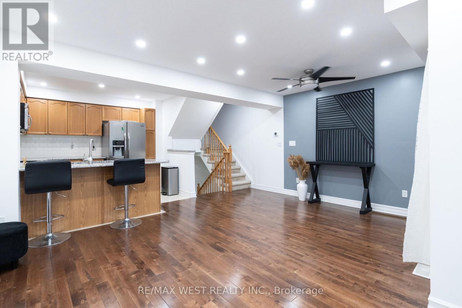 17 Thornharrold Street, Ajax, Ontario  L1S 0B5 - Photo 6 - E13119364