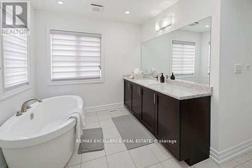 10 Pennine Drive, Whitby, Ontario  L1P 0C3 - Photo 7 - E13119390