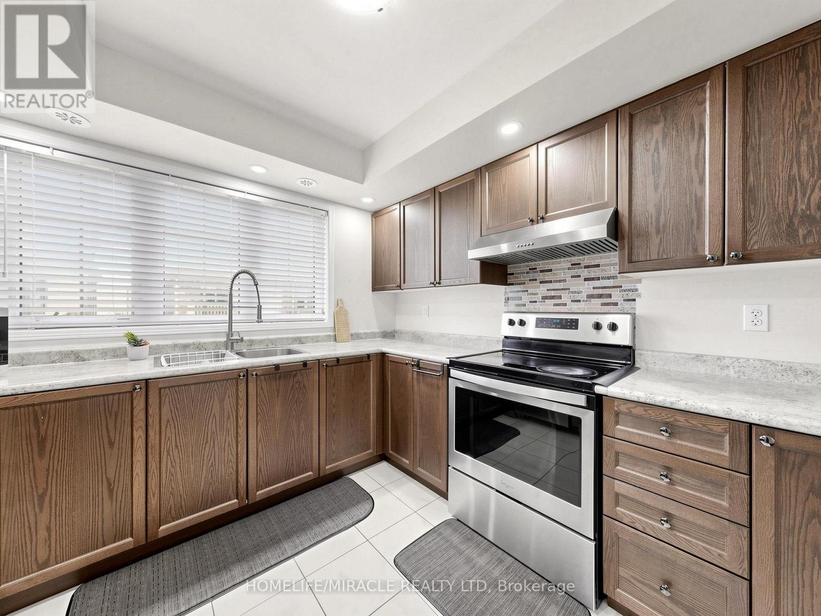 2725 Deputy Minister Path, Oshawa (Windfields), Ontario  L1L 0M7 - Photo 10 - E13119400