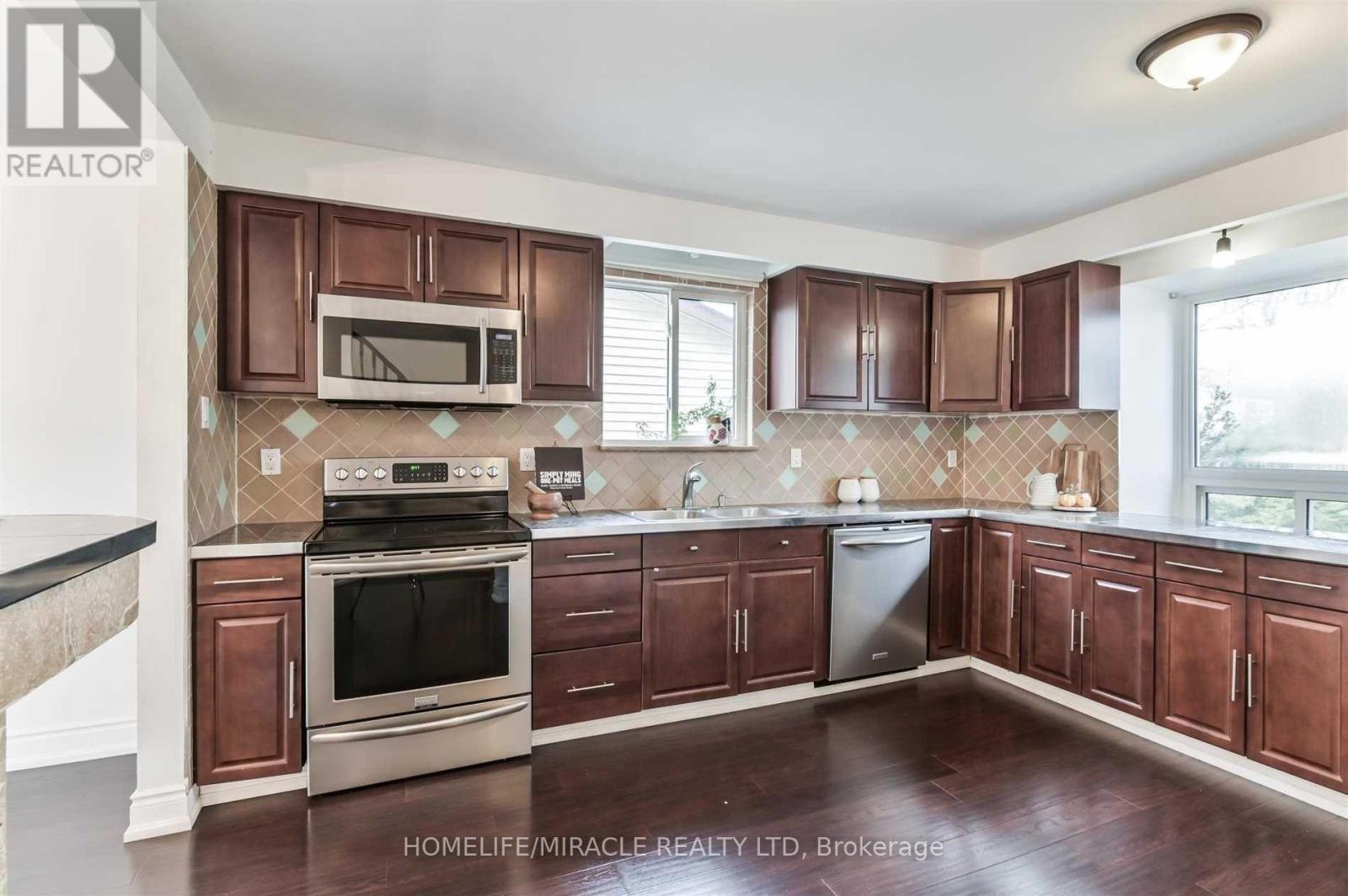 37 Banner Crescent, Ajax, Ontario  L1S 3S8 - Photo 15 - E13119430