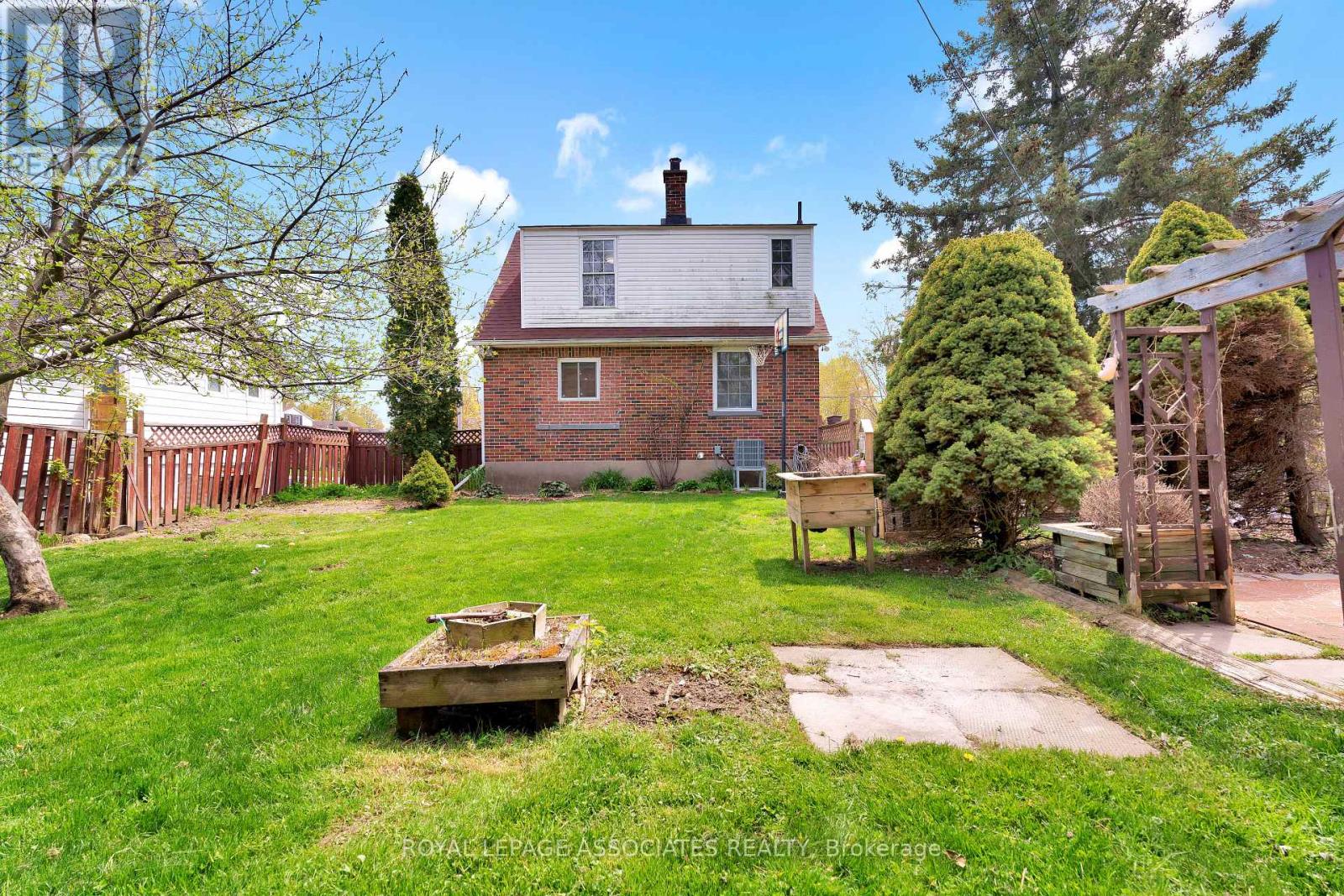 42 Rossland Road W, Oshawa, Ontario  L1G 2W1 - Photo 36 - E13119452