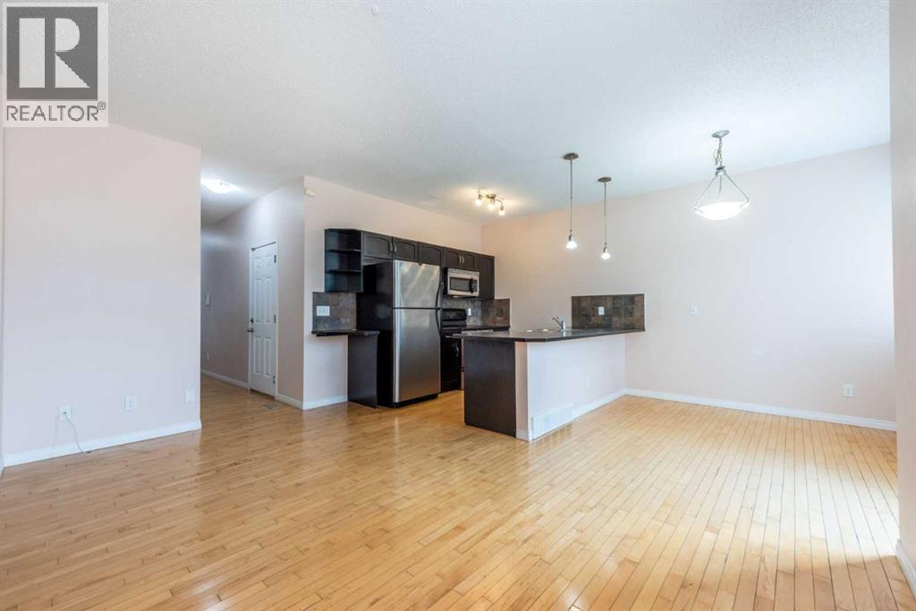 36 Everridge Gardens SW, Calgary, Alberta  T2Y 0H1 - Photo 8 - A2309371