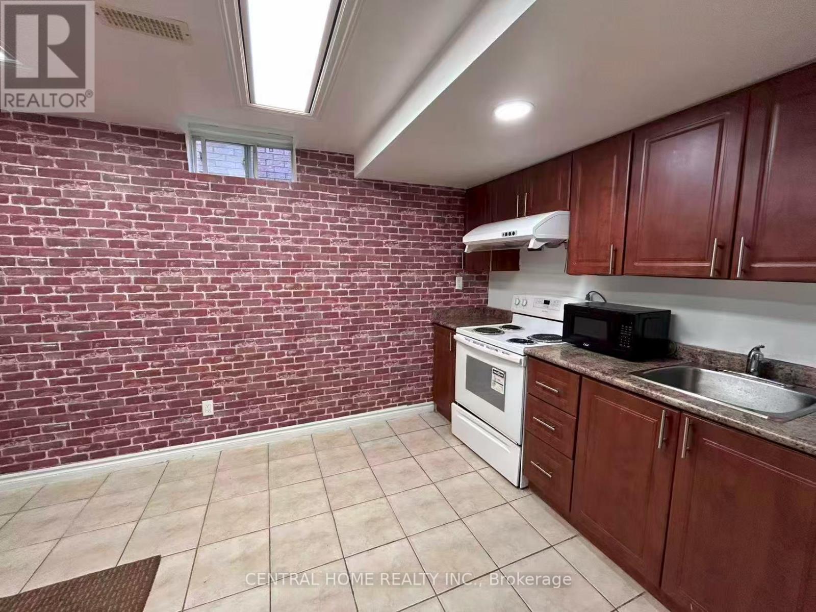 Bsmt - 25 Eastvale Drive, Markham, Ontario  L3S 4N9 - Photo 5 - N13119394