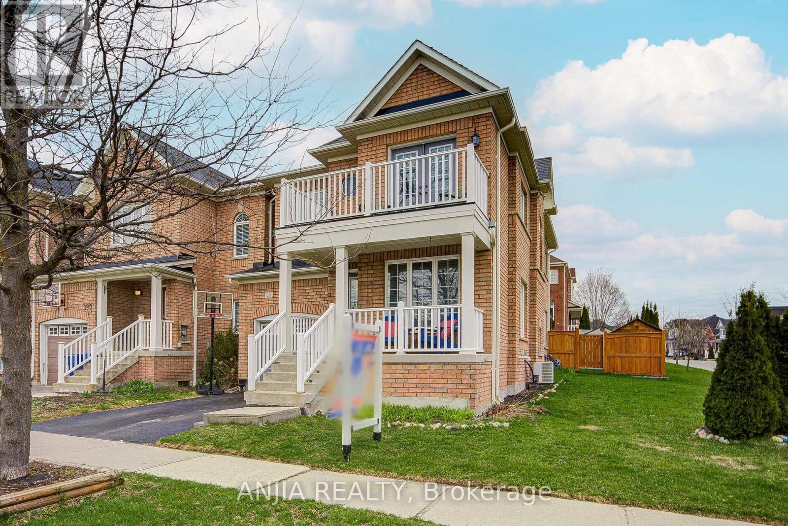 26 Firbank Lane, Whitchurch-Stouffville, Ontario  L4A 0K9 - Photo 2 - N13119458