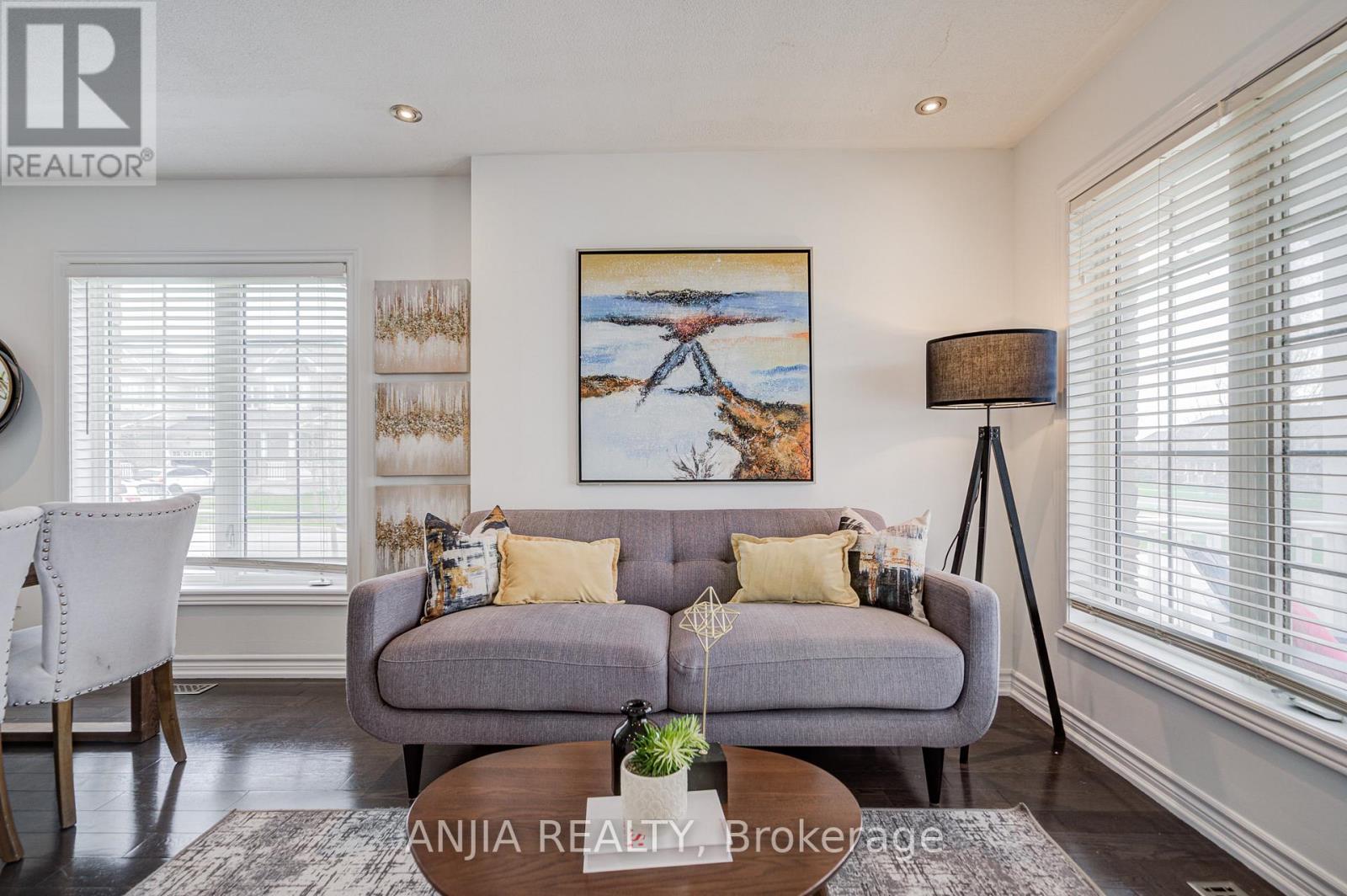 26 Firbank Lane, Whitchurch-Stouffville, Ontario  L4A 0K9 - Photo 5 - N13119458