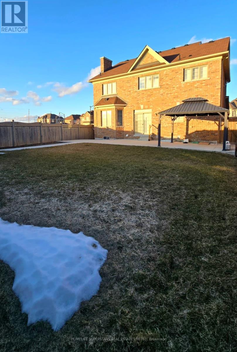 126 Martin Byrne Drive, Brampton, Ontario  L6P 4C7 - Photo 3 - W13119436