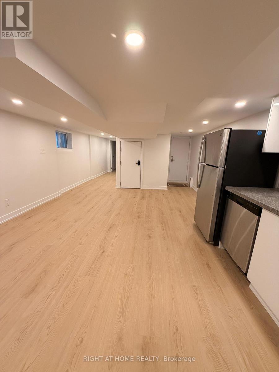 B - 751 Dupont Street, Toronto, Ontario  M6G 1Z5 - Photo 2 - W13119440