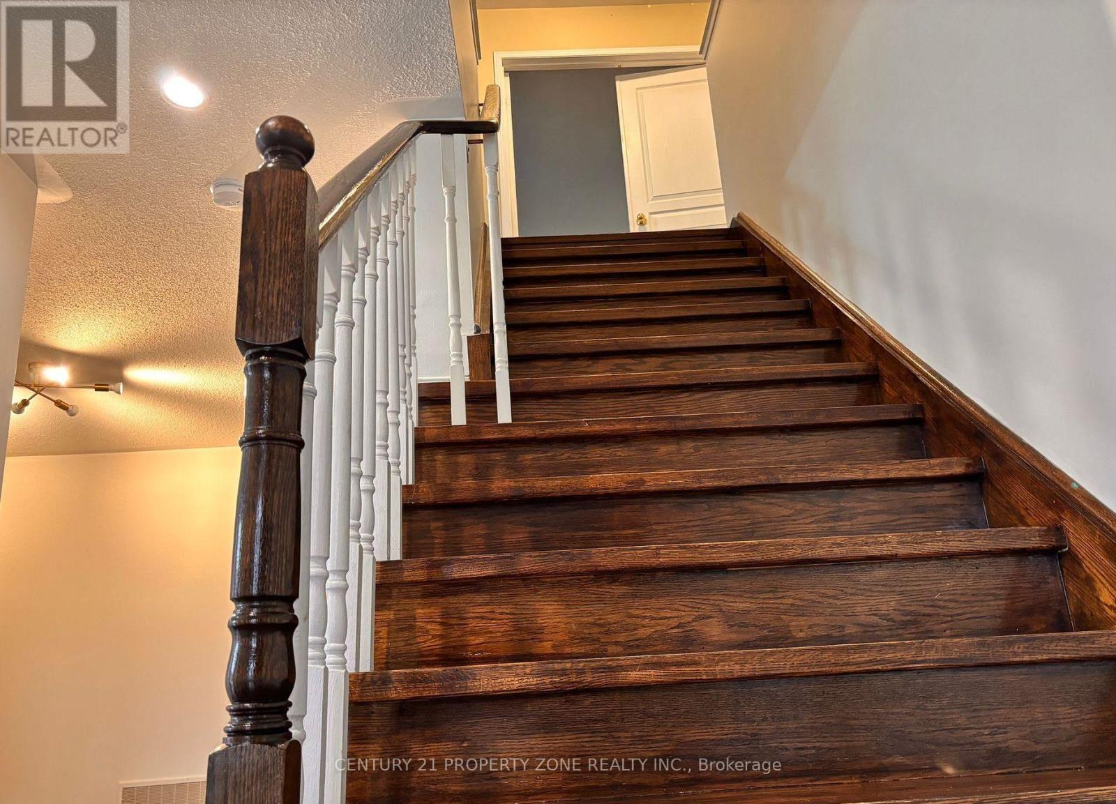 2201 Crestmont Drive, Oakville, Ontario  L6M 5A7 - Photo 19 - W13119444