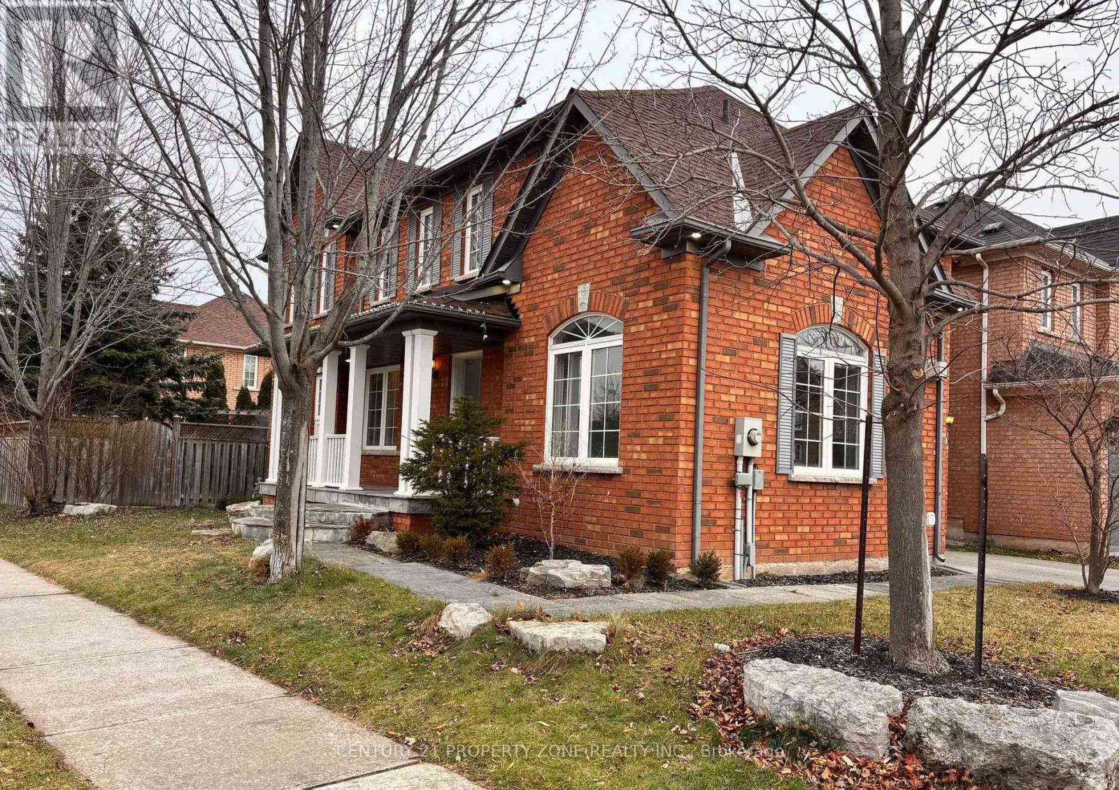 2201 Crestmont Drive, Oakville, Ontario  L6M 5A7 - Photo 2 - W13119444