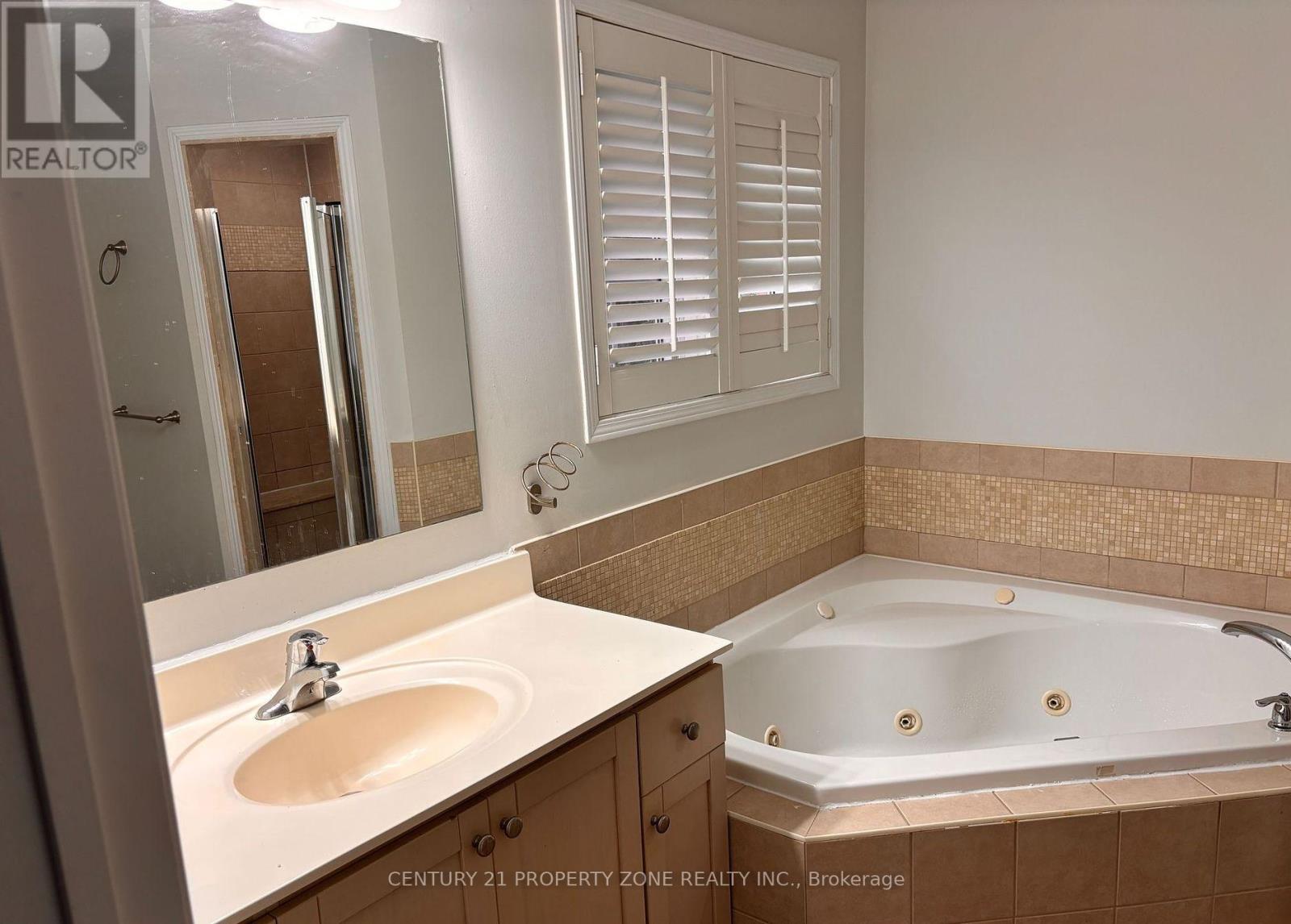 2201 Crestmont Drive, Oakville, Ontario  L6M 5A7 - Photo 21 - W13119444