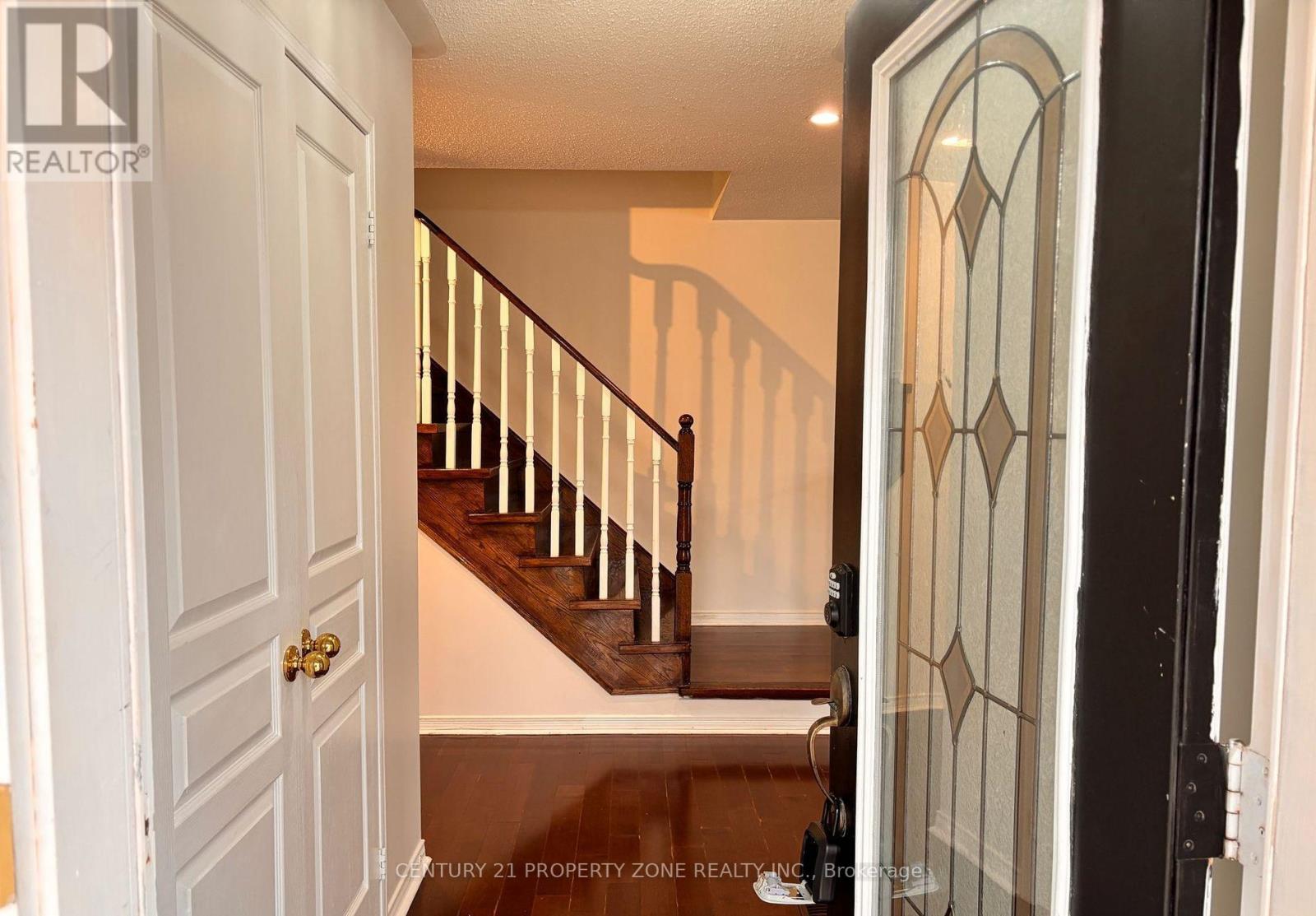 2201 Crestmont Drive, Oakville, Ontario  L6M 5A7 - Photo 24 - W13119444