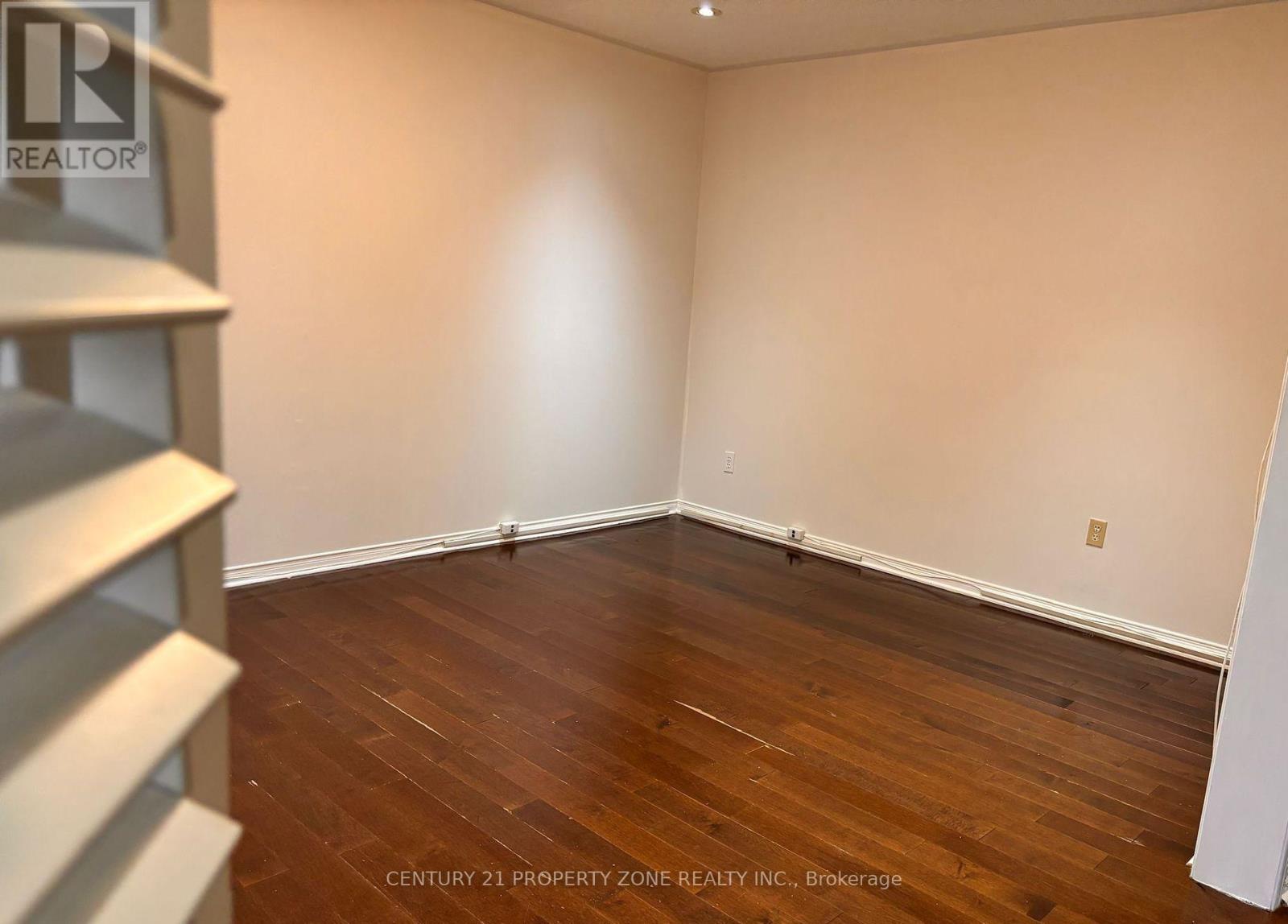 2201 Crestmont Drive, Oakville, Ontario  L6M 5A7 - Photo 7 - W13119444