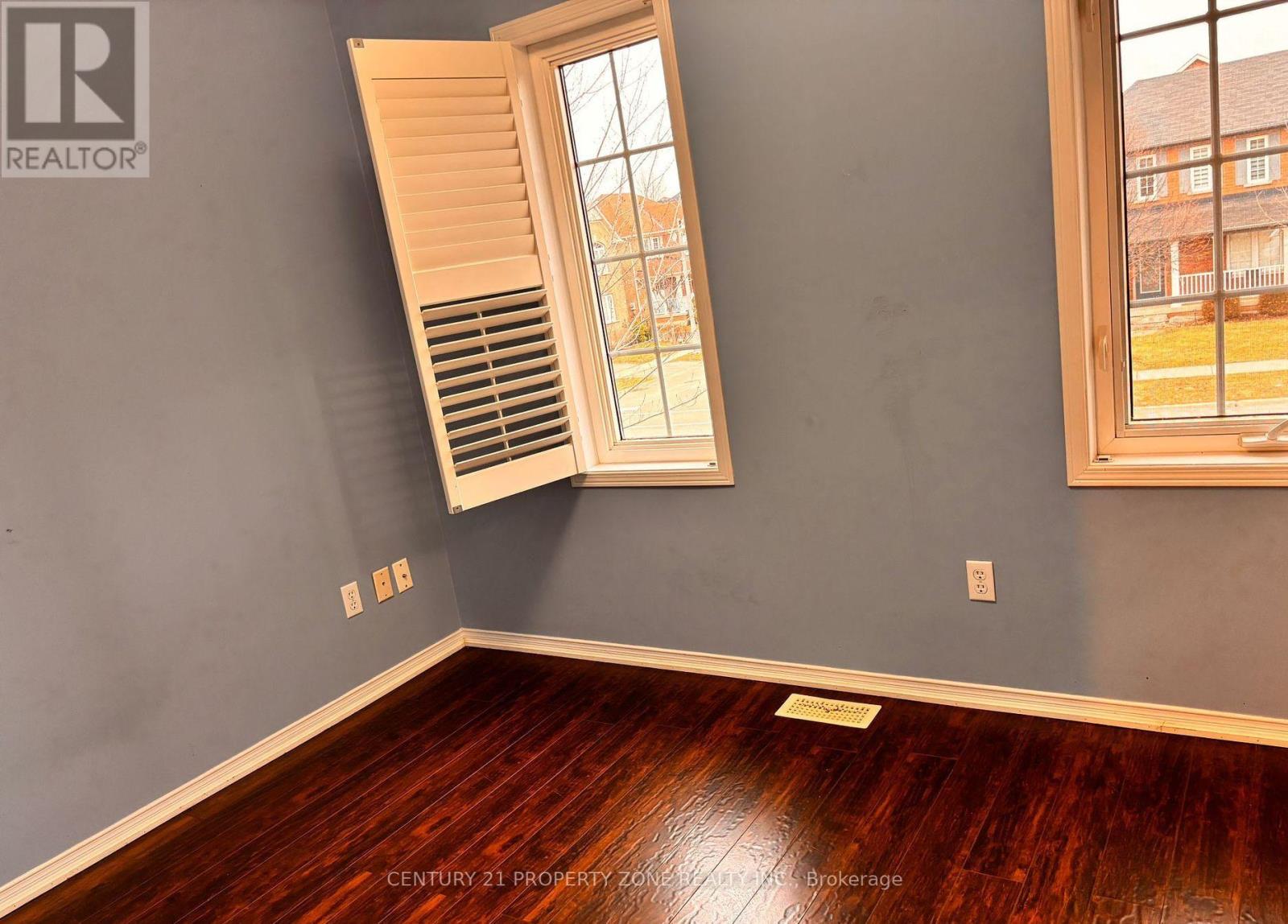 2201 Crestmont Drive, Oakville, Ontario  L6M 5A7 - Photo 8 - W13119444