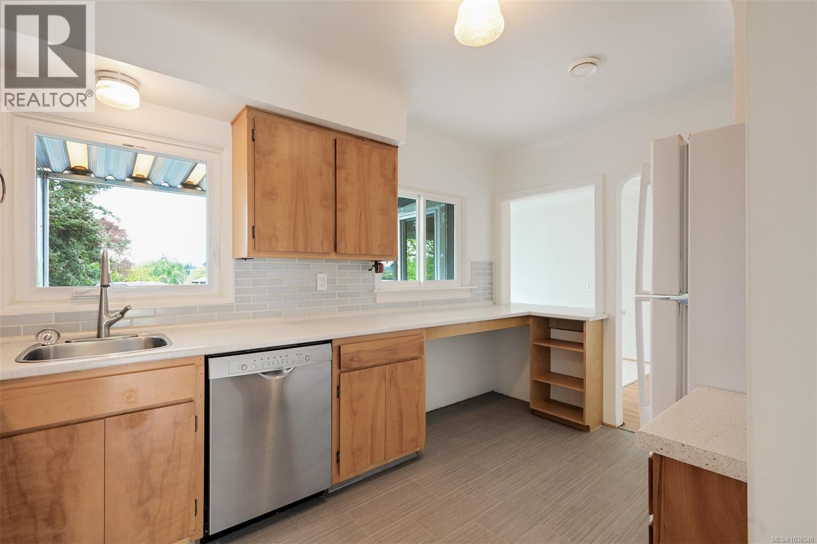 3746 Seaton St, Saanich, British Columbia  V8X 3W4 - Photo 16 - 1036540