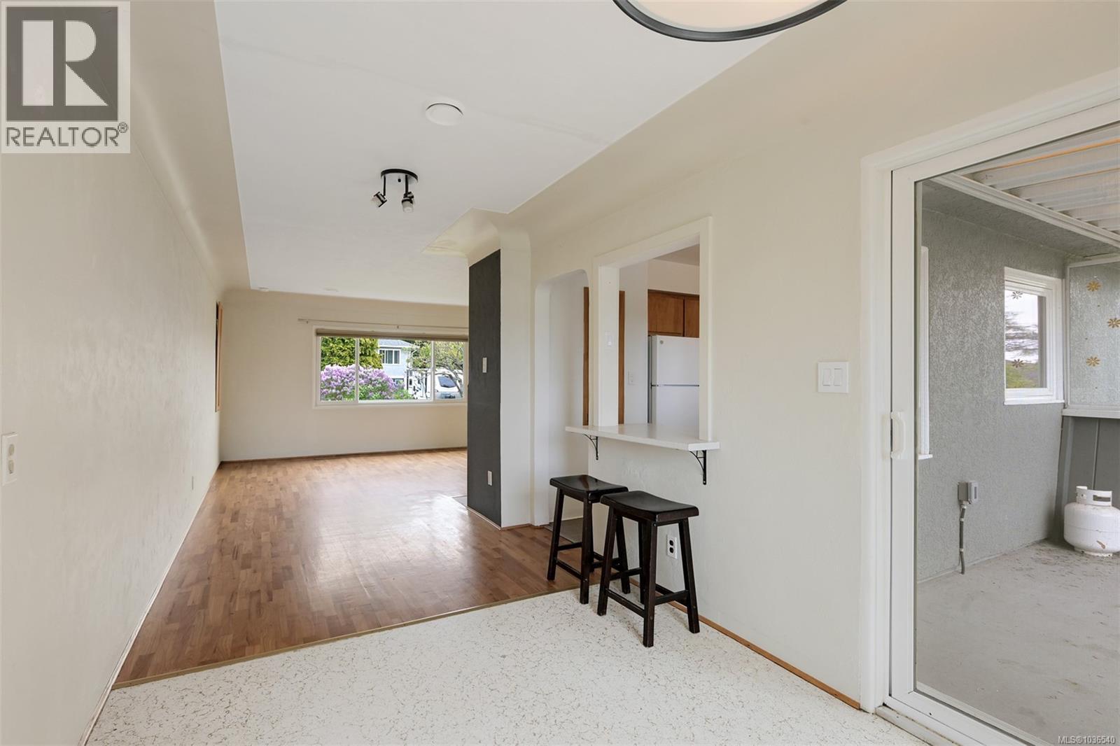 3746 Seaton St, Saanich, British Columbia  V8X 3W4 - Photo 13 - 1036540