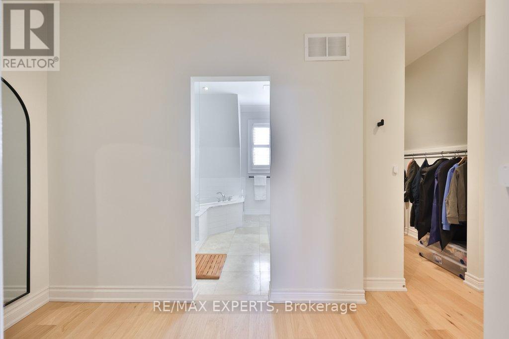 129 Powseland Crescent, Vaughan, Ontario  L4L 0C5 - Photo 32 - N12841378