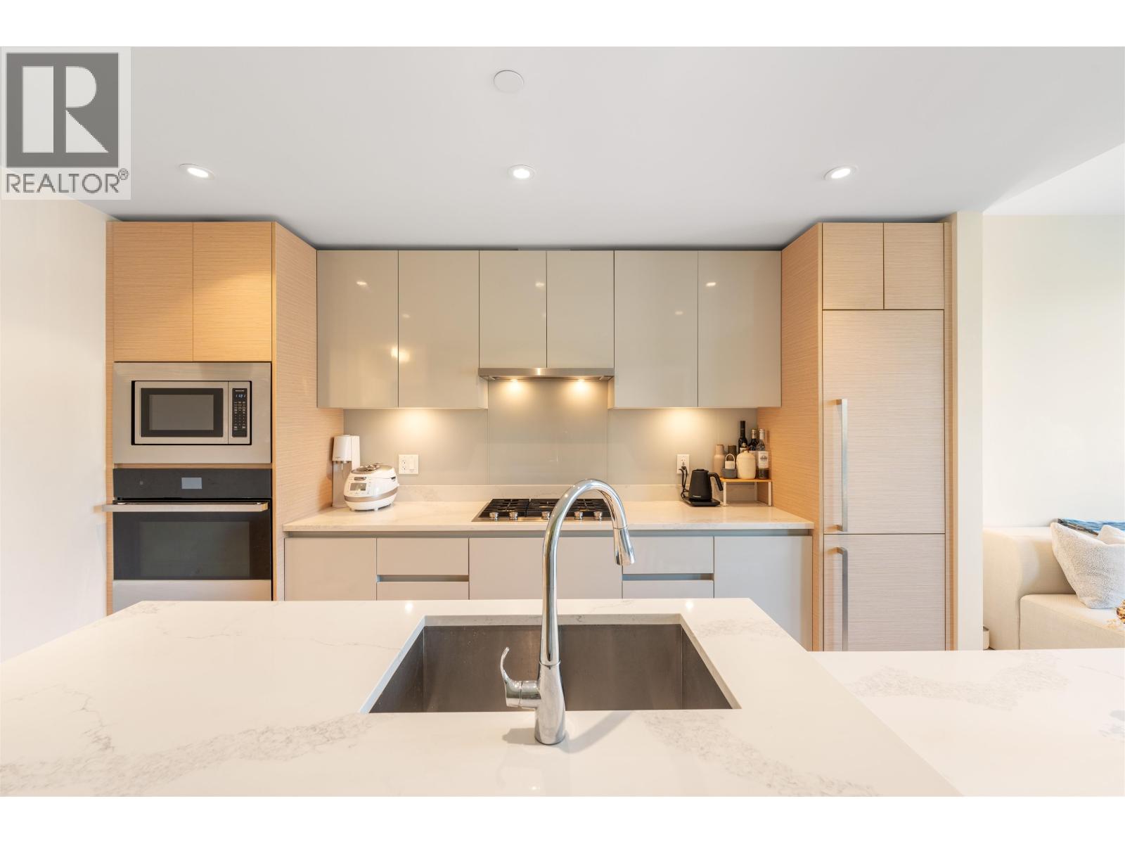 411 3538 Sawmill Crescent, Vancouver, British Columbia  V5S 0J8 - Photo 2 - R3122786