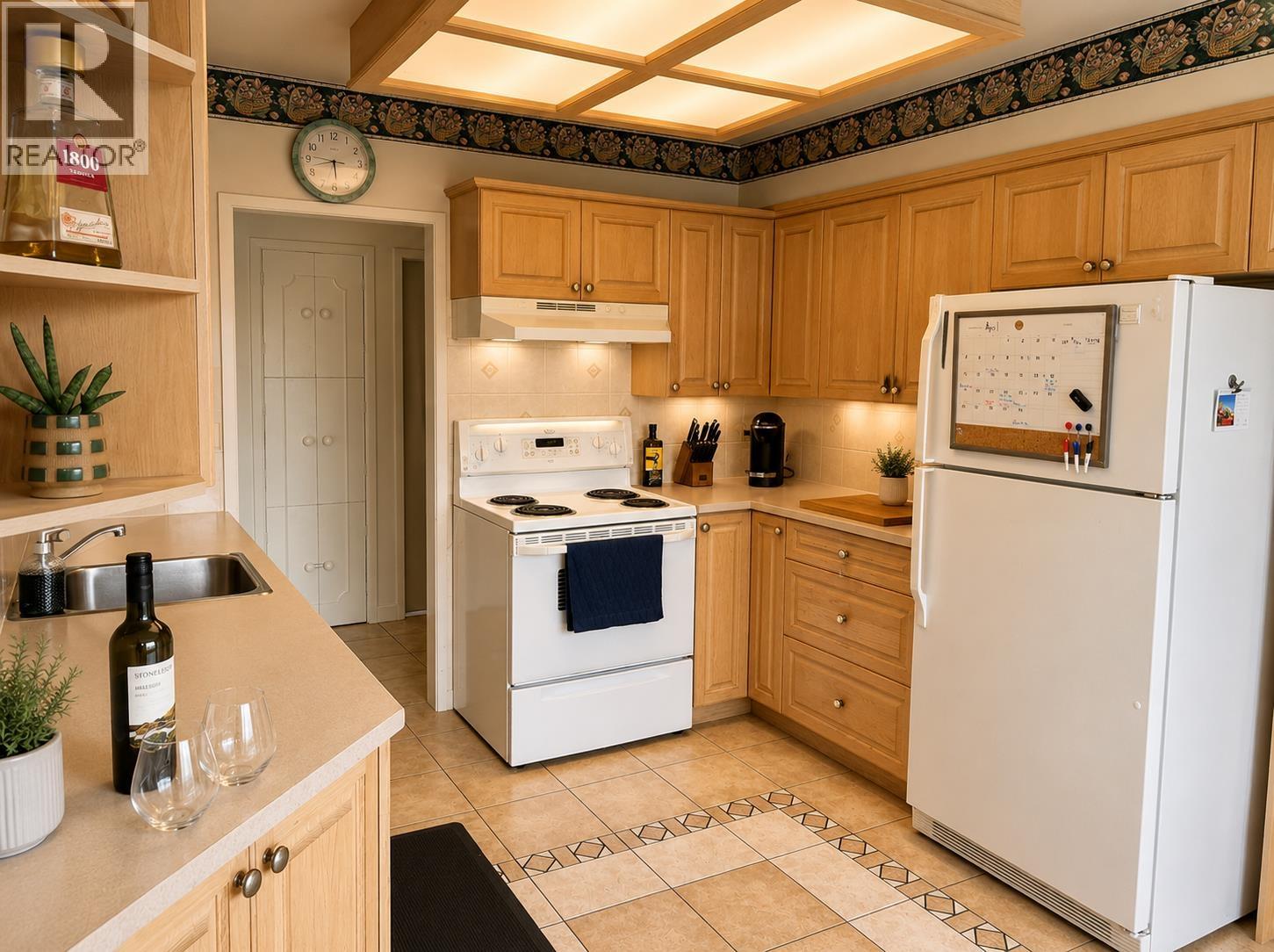 4258 Irmin Street, Burnaby, British Columbia  V5J 1X5 - Photo 3 - R3096872